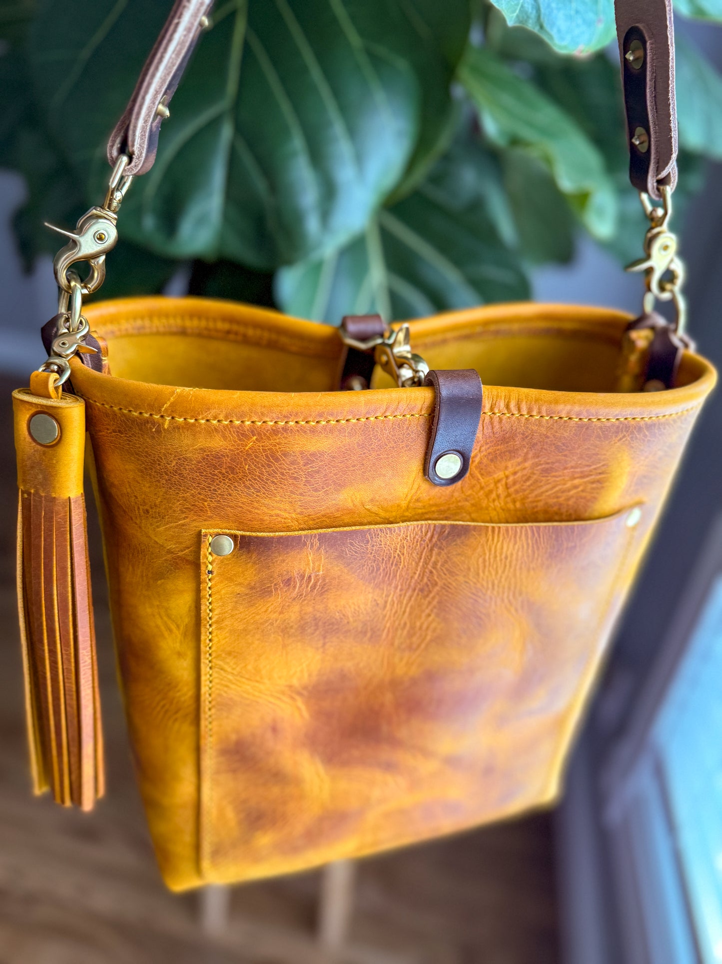 Bennett Bucket in Yellowstone Italian Vegetable Tan