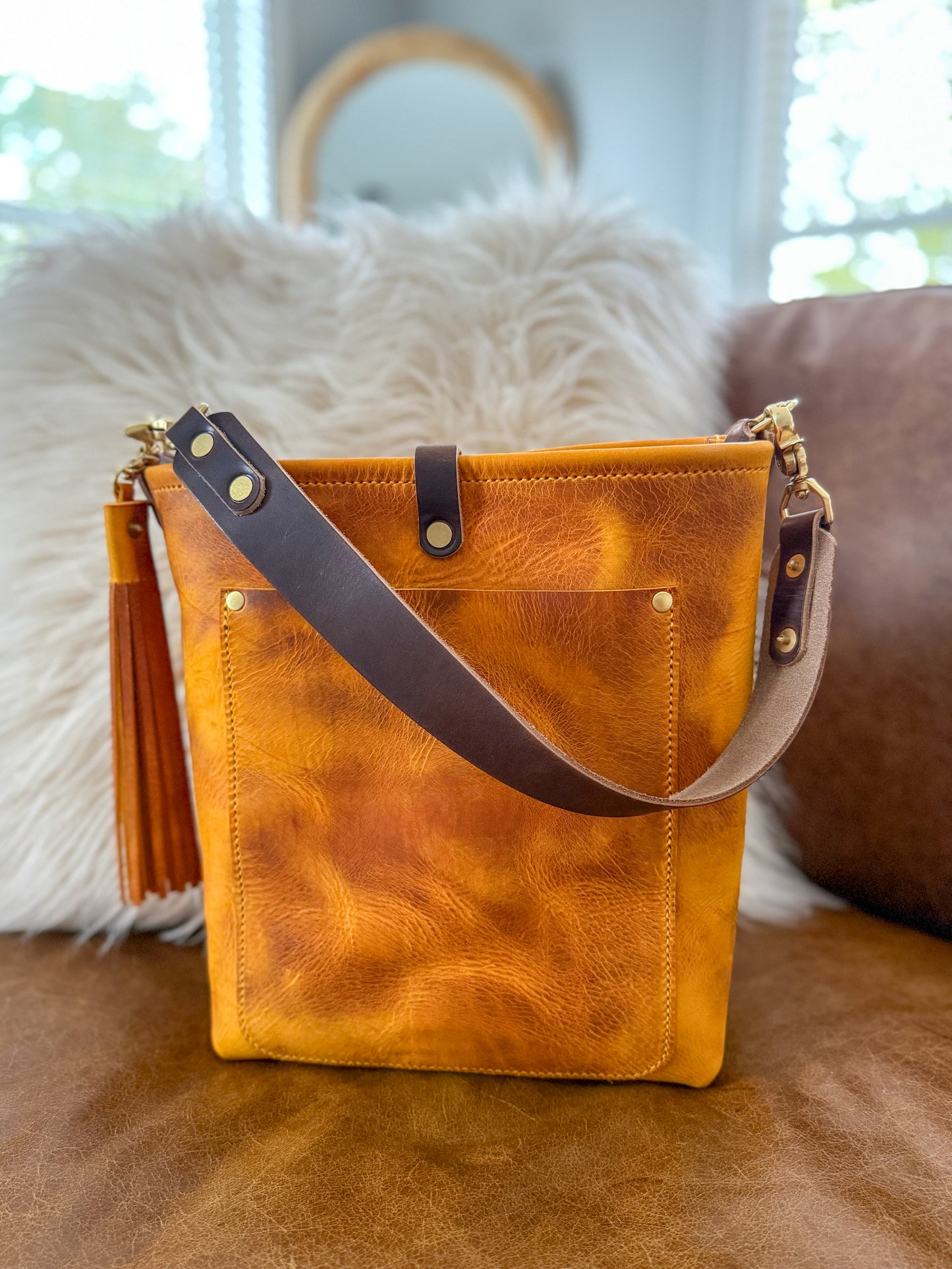Bennett Bucket in Yellowstone Italian Vegetable Tan