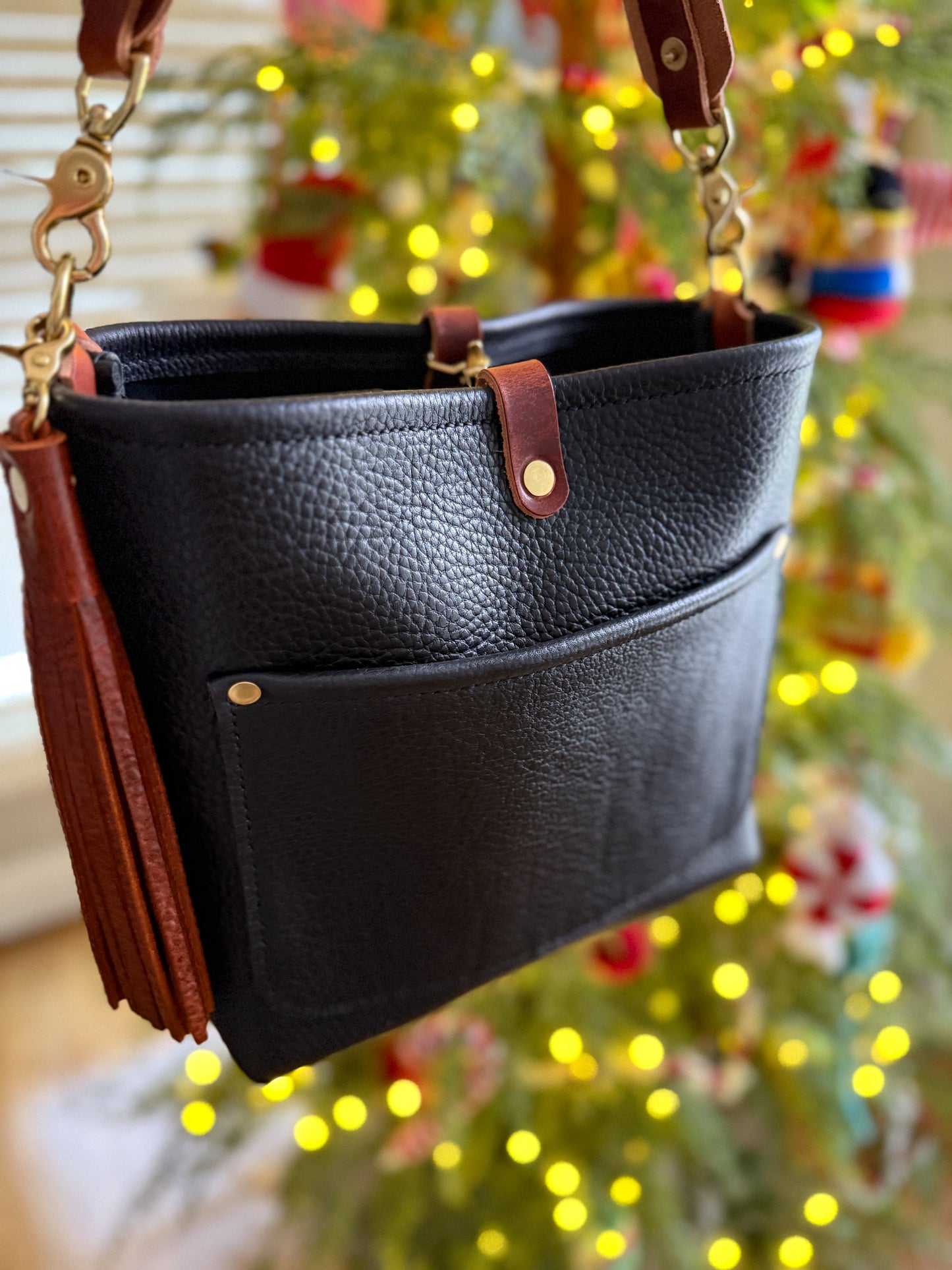 Bennett “shorty” Bucket in Horween Black Pebbled Leather