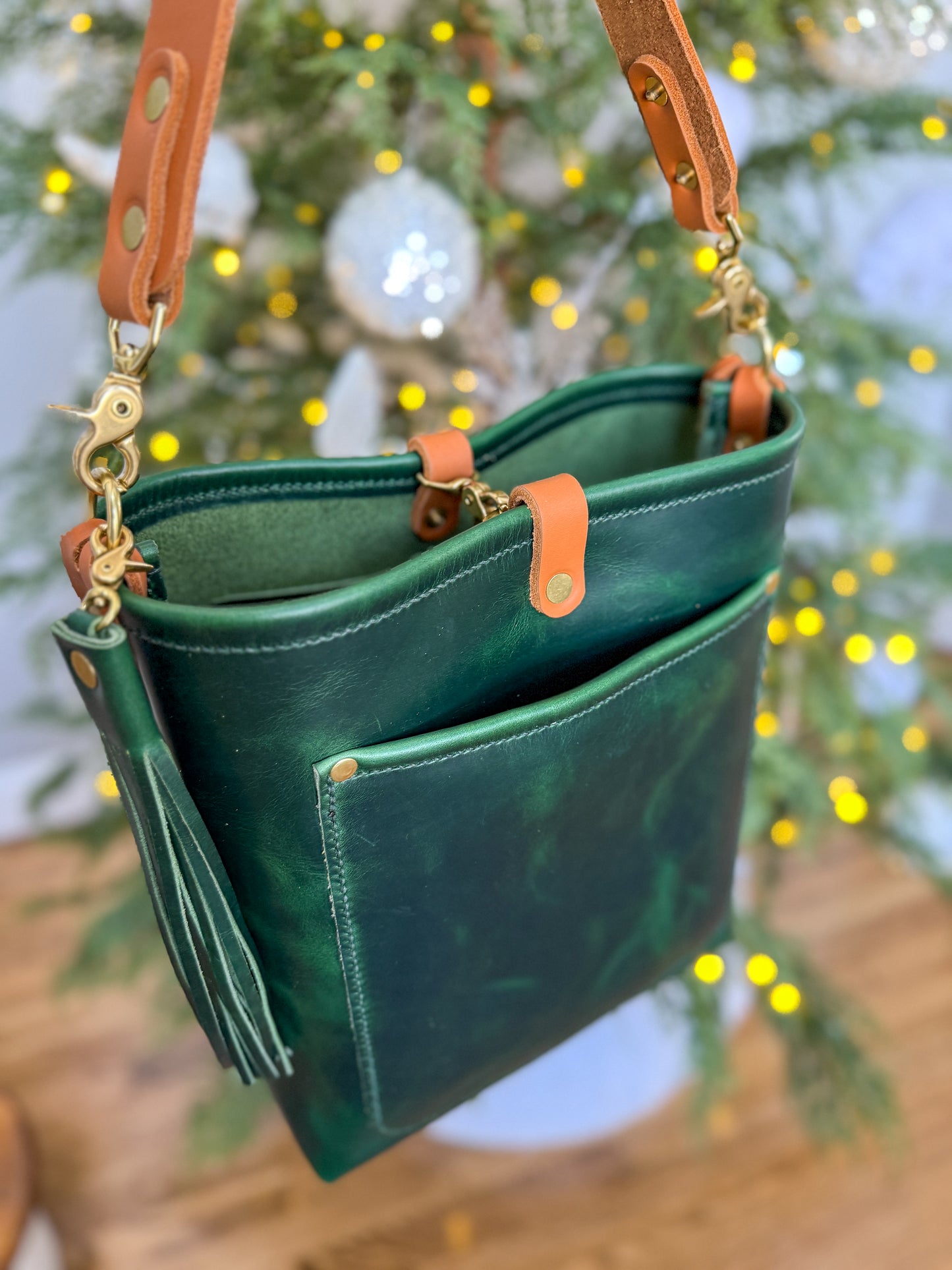 Bennett Bucket in Emerald Horween Puttman Leather