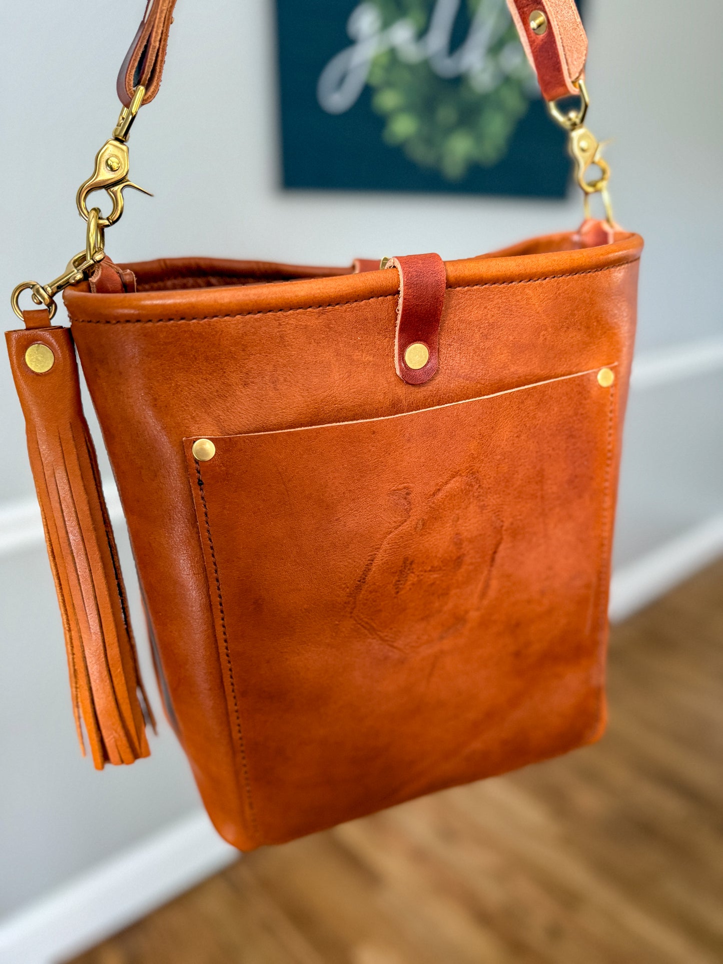 Bennett Bucket in Montana Vegetable Tan