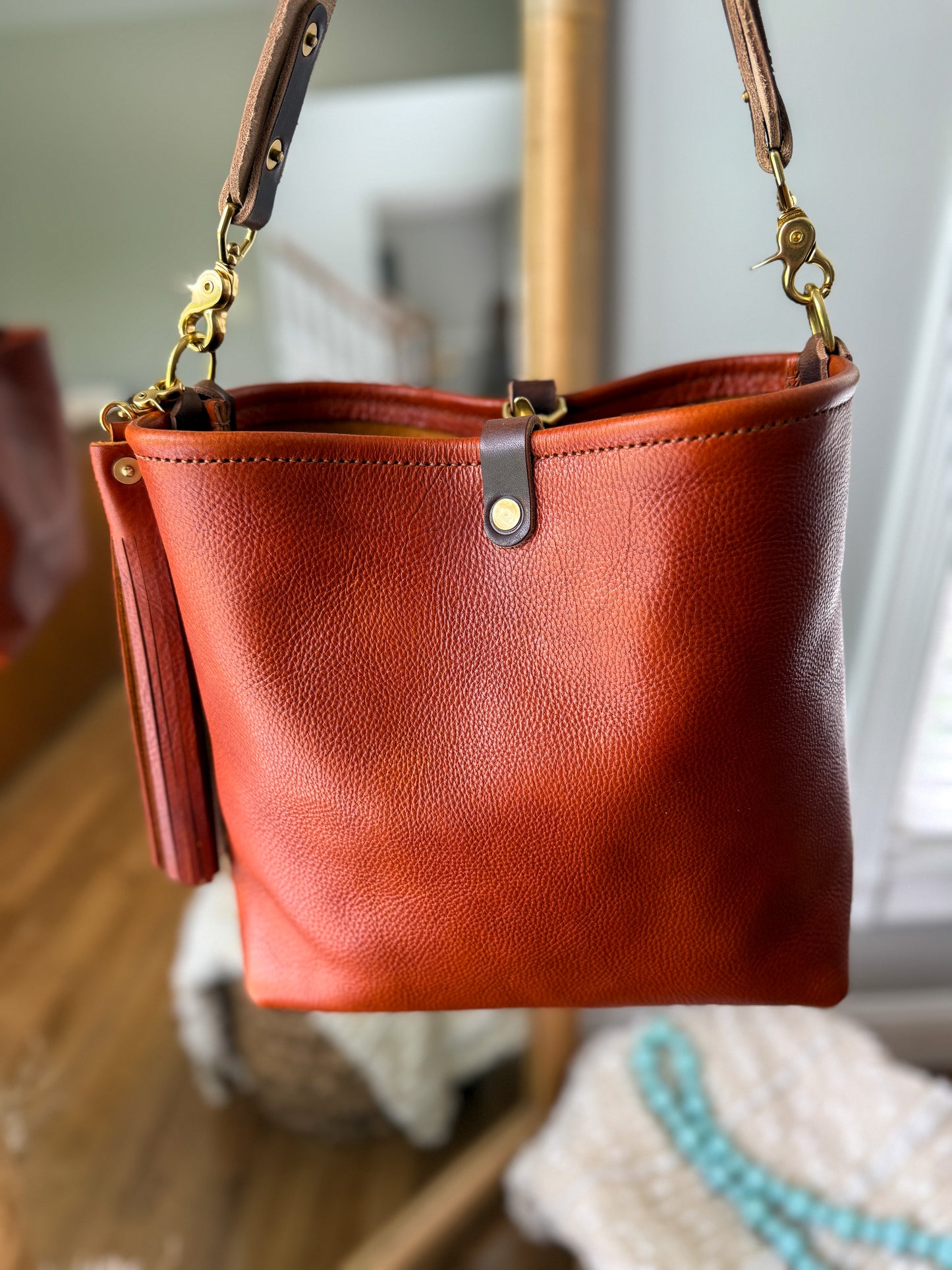 Hobo Bucket in Dark Ginger Vachetta