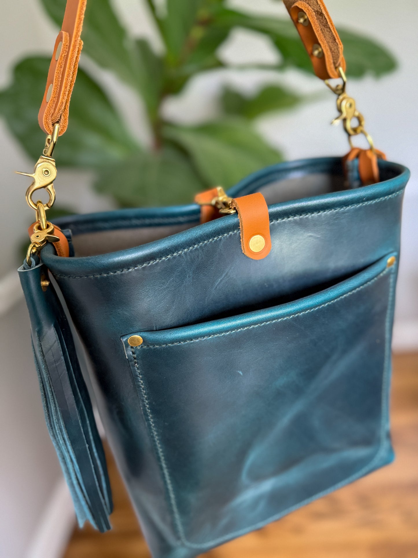 Bennett Bucket in Horween Marine Blue