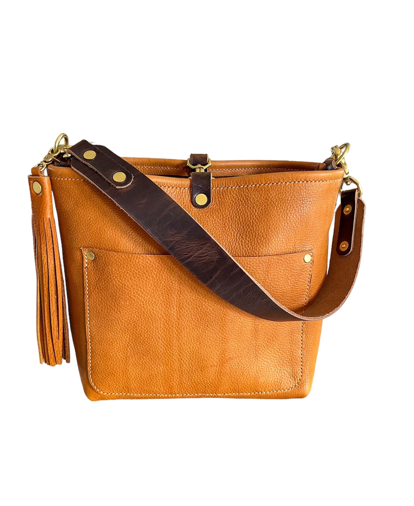 Bennett “shorty” Bucket in Italian Biscotti Vegetable Tanned Leather