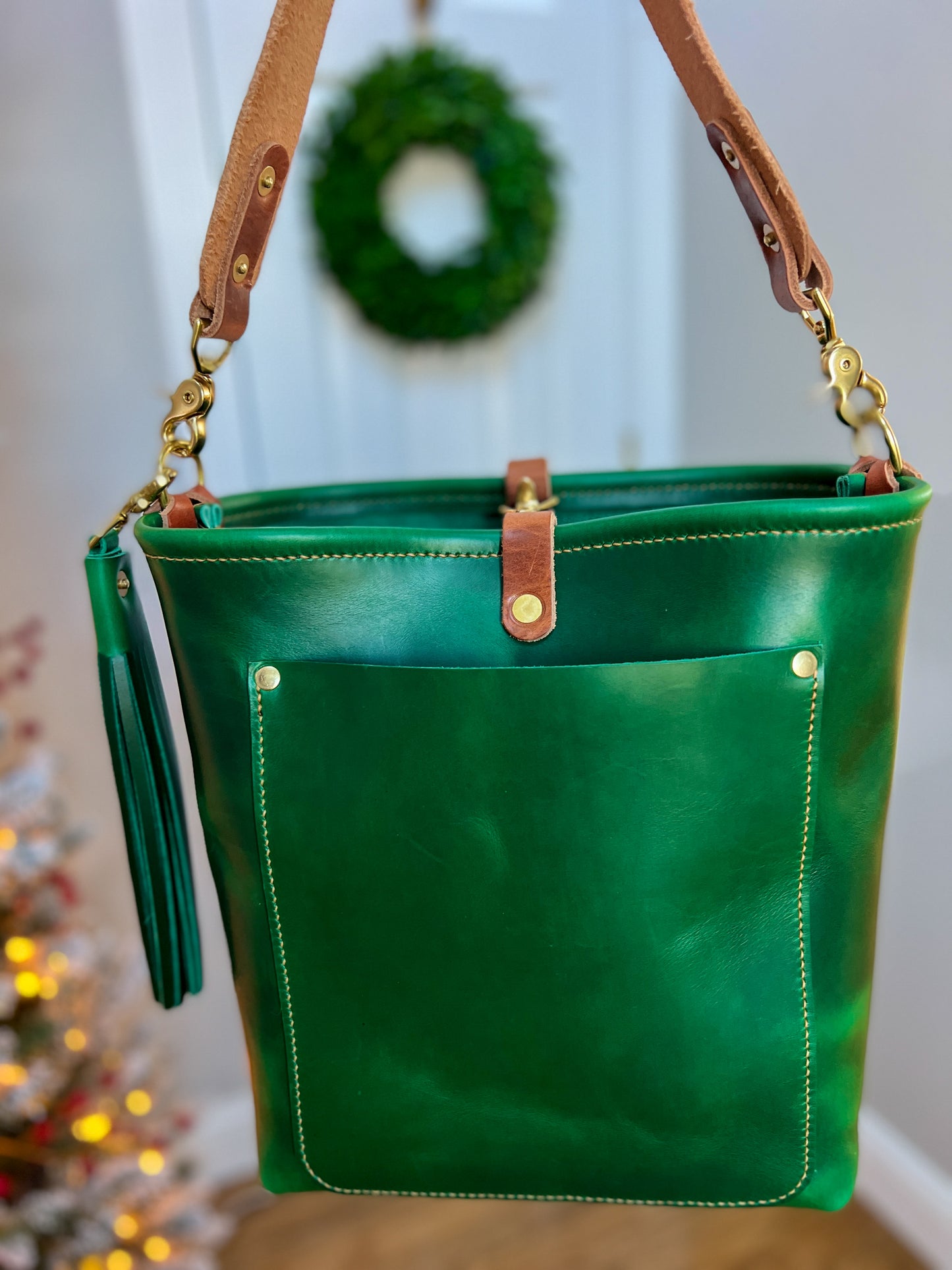 Bennett Bucket in Horween Golf Green