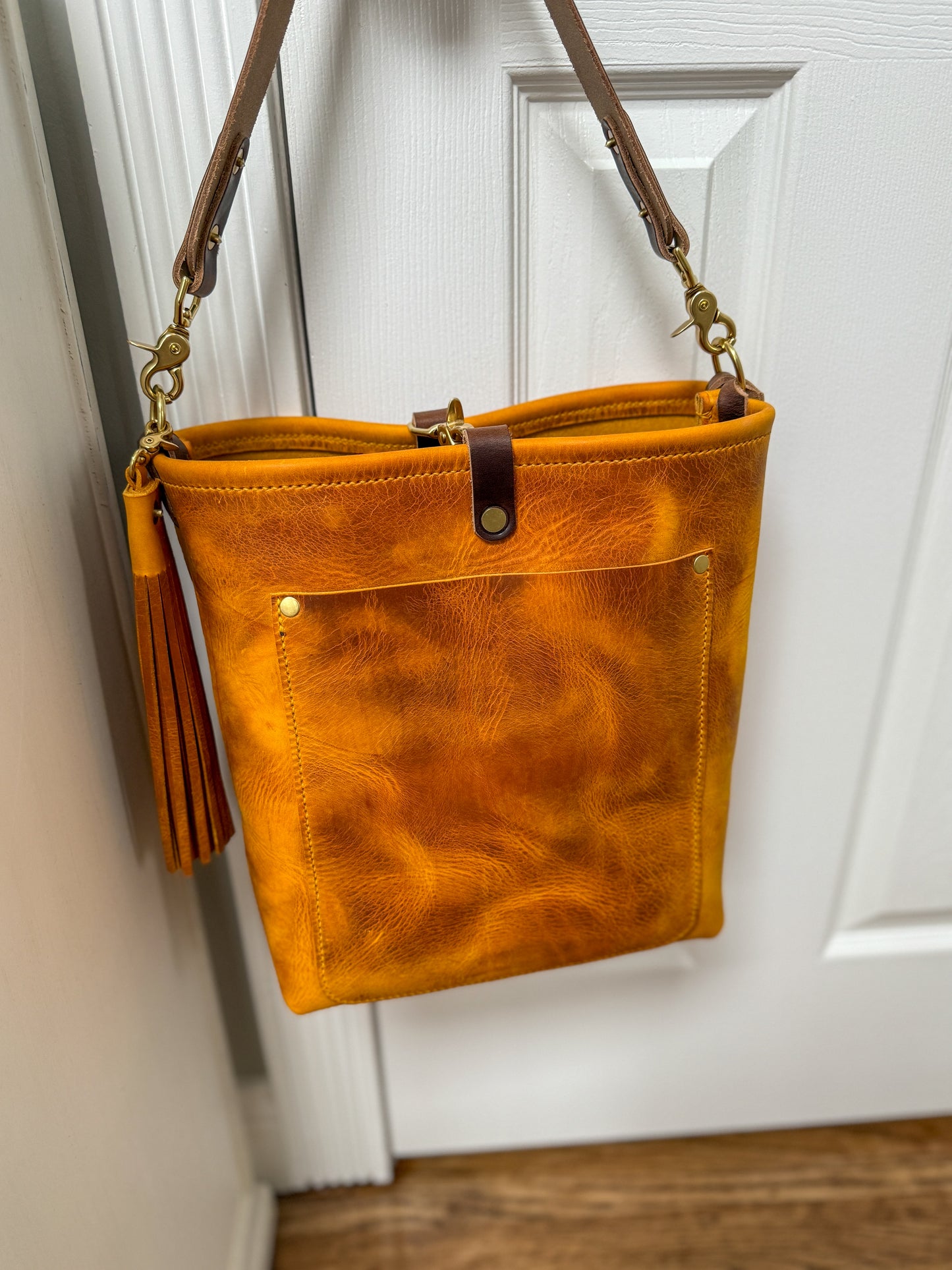 Bennett Bucket in Yellowstone Italian Vegetable Tan
