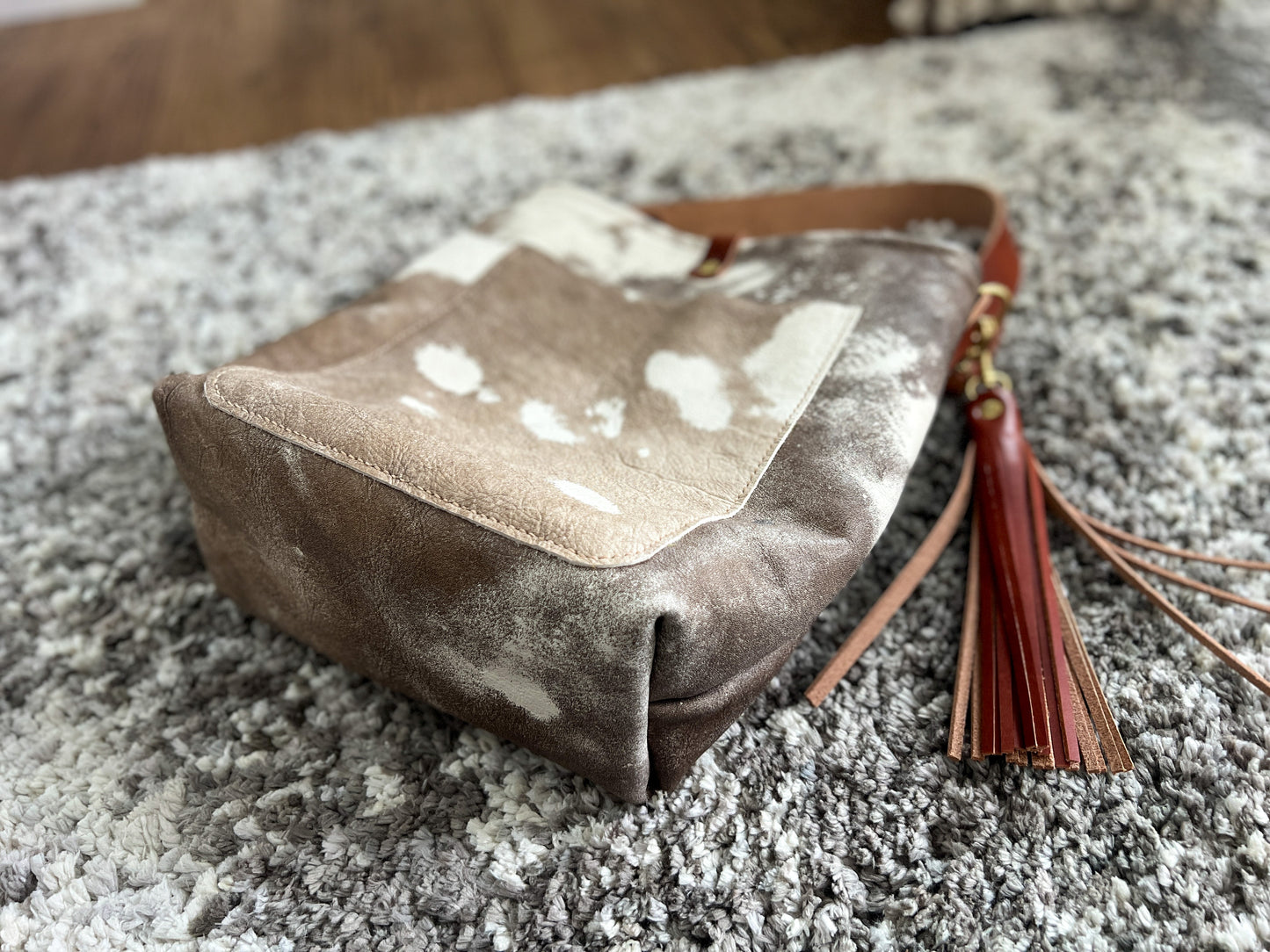 Bennett Bucket in Vintage Cowhide