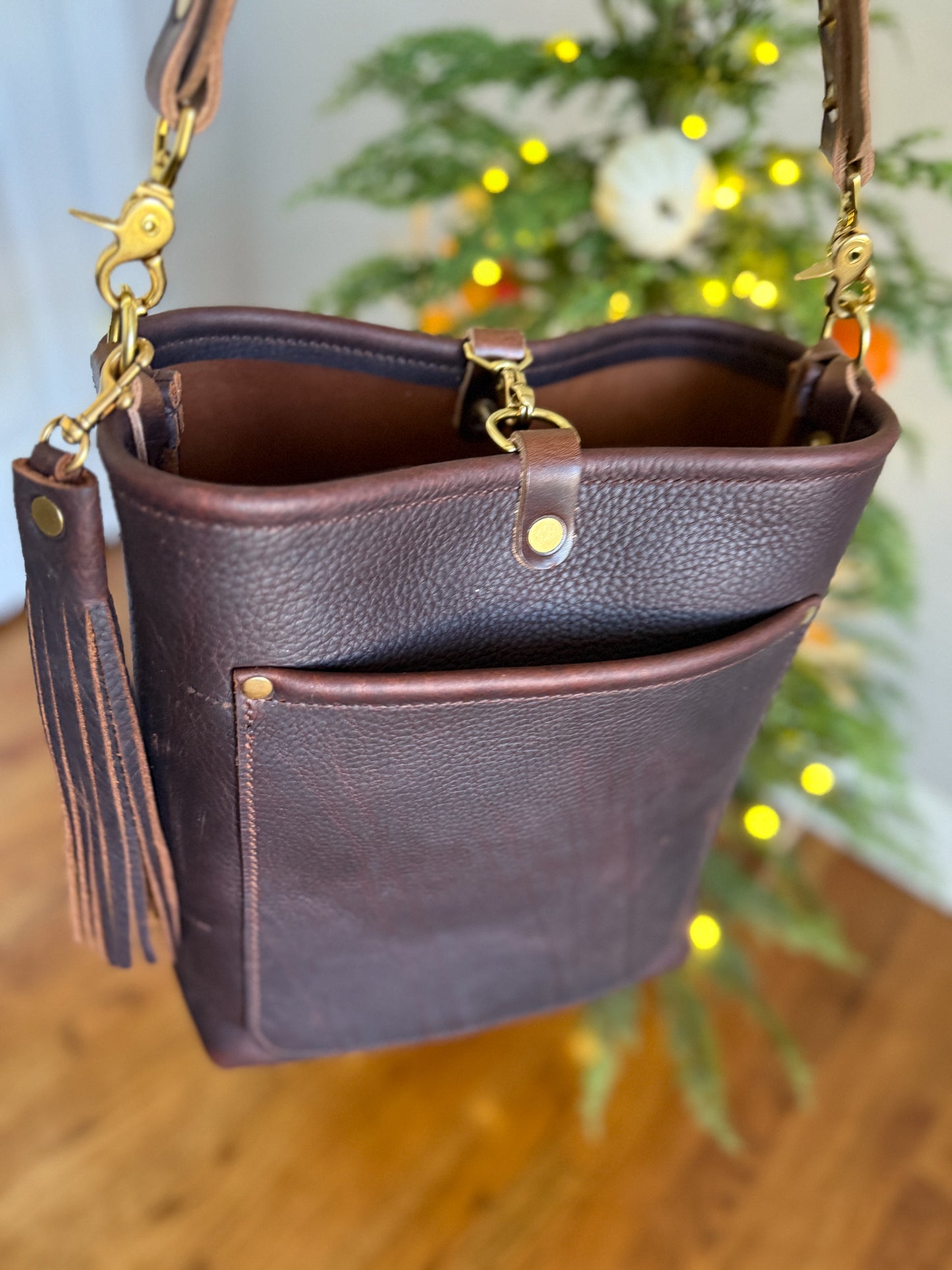 Bennett Bucket in Espresso Kodiak Full Grain Leather
