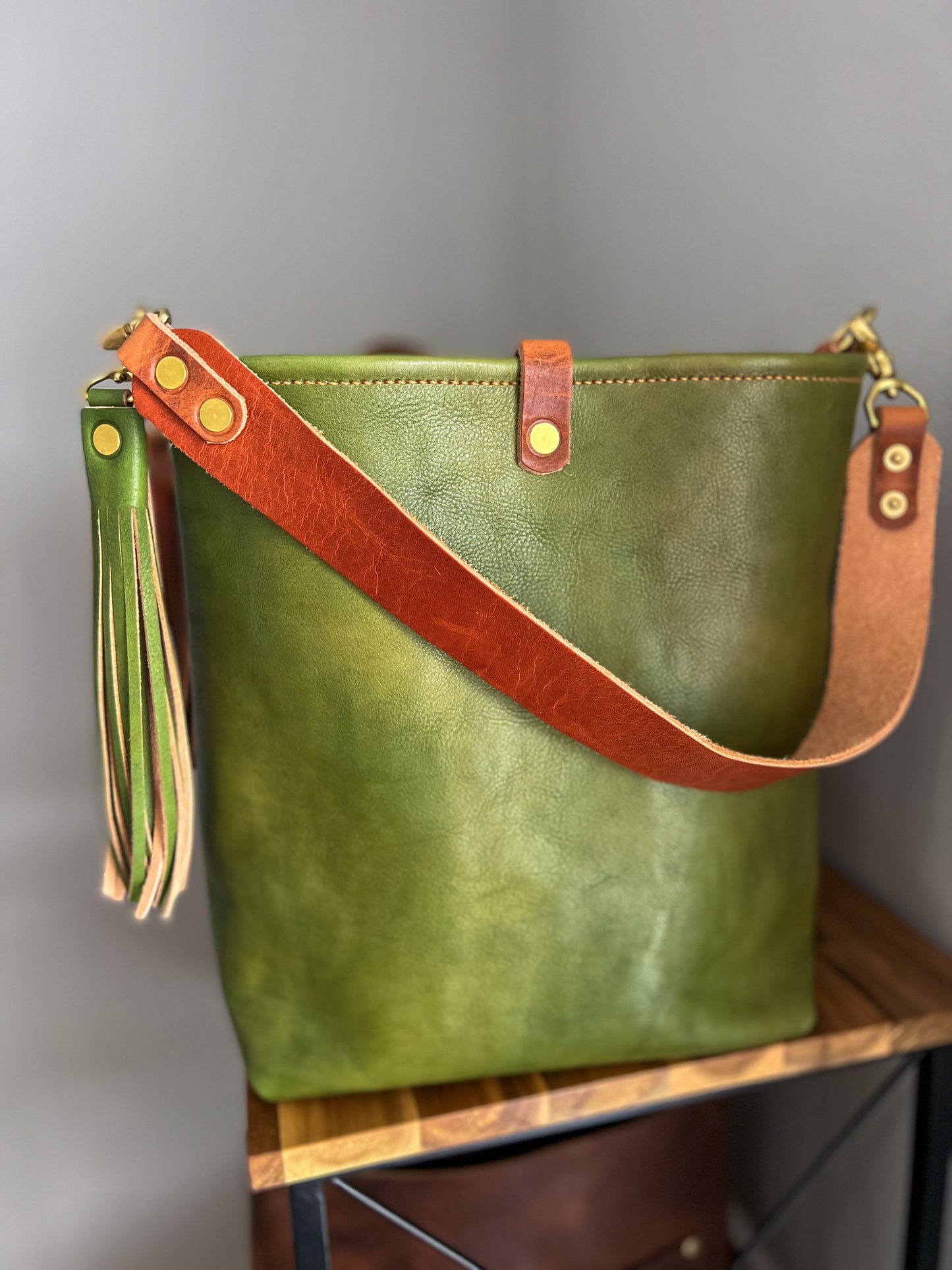 Hobo Bucket in Green Vegetable Tanned Full Grain Leather