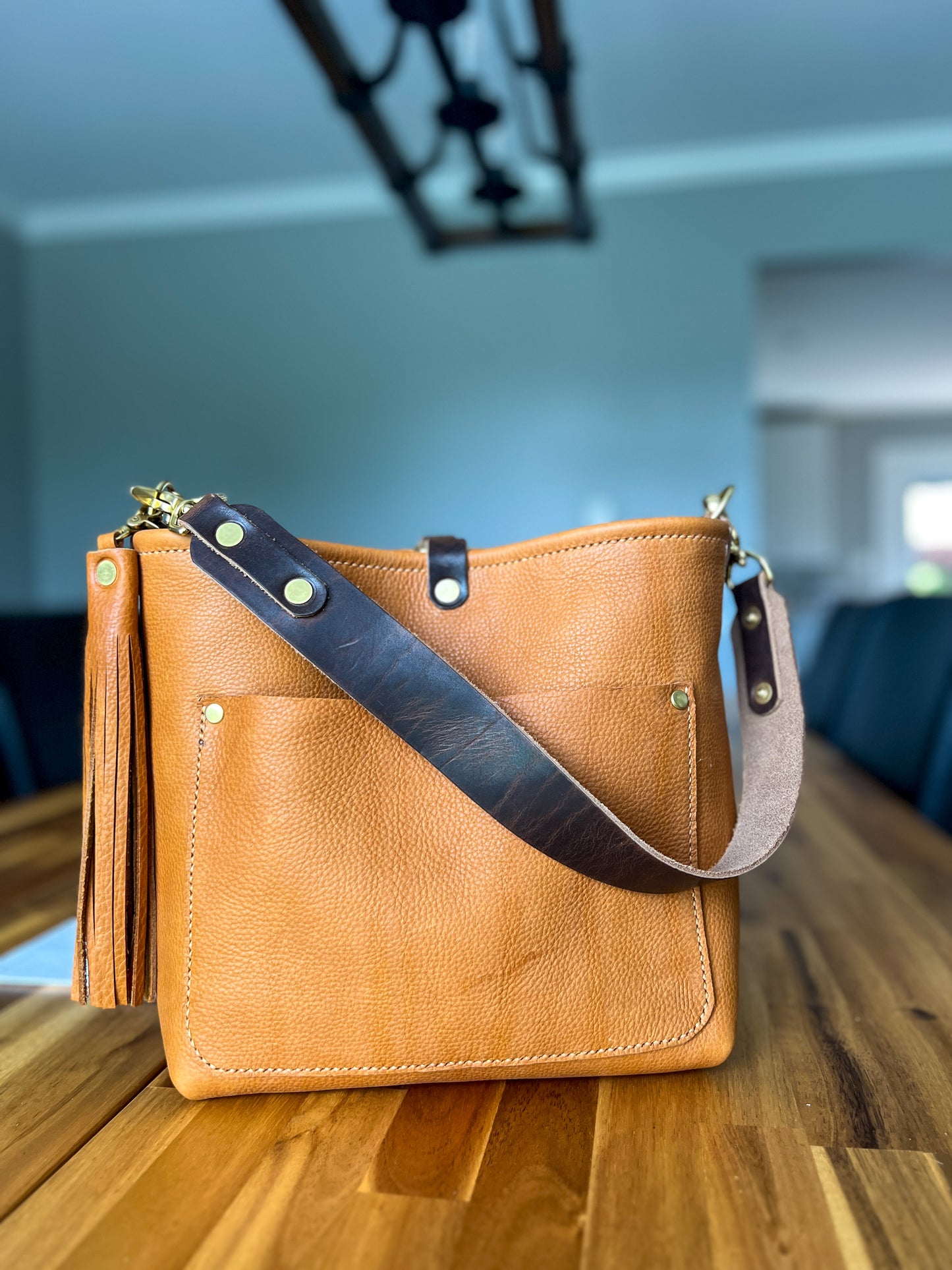 Bennett “shorty” Bucket in Italian Biscotti Vegetable Tanned Leather