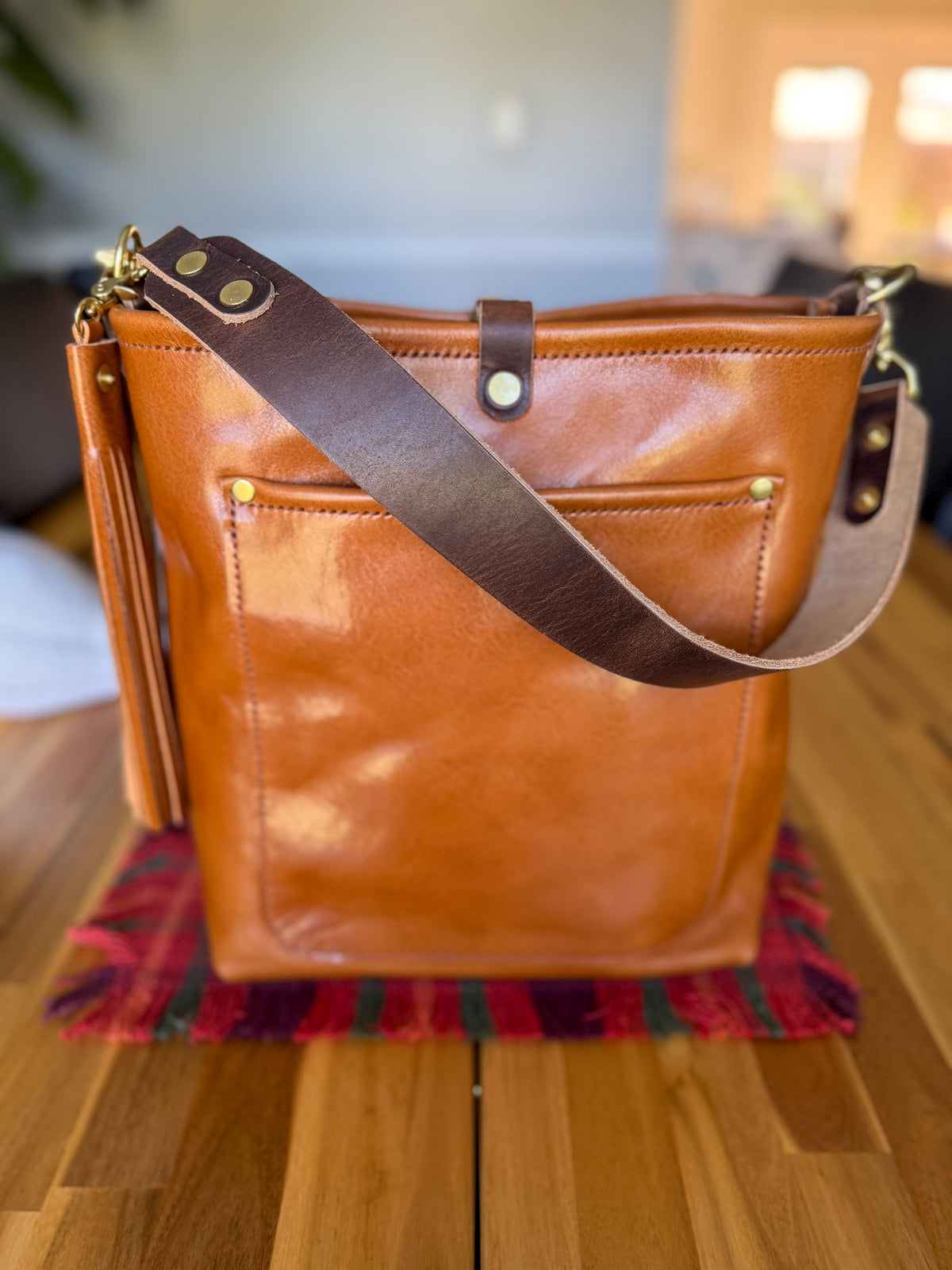 Bennett Bucket in Miel Cuoio Italian Leather