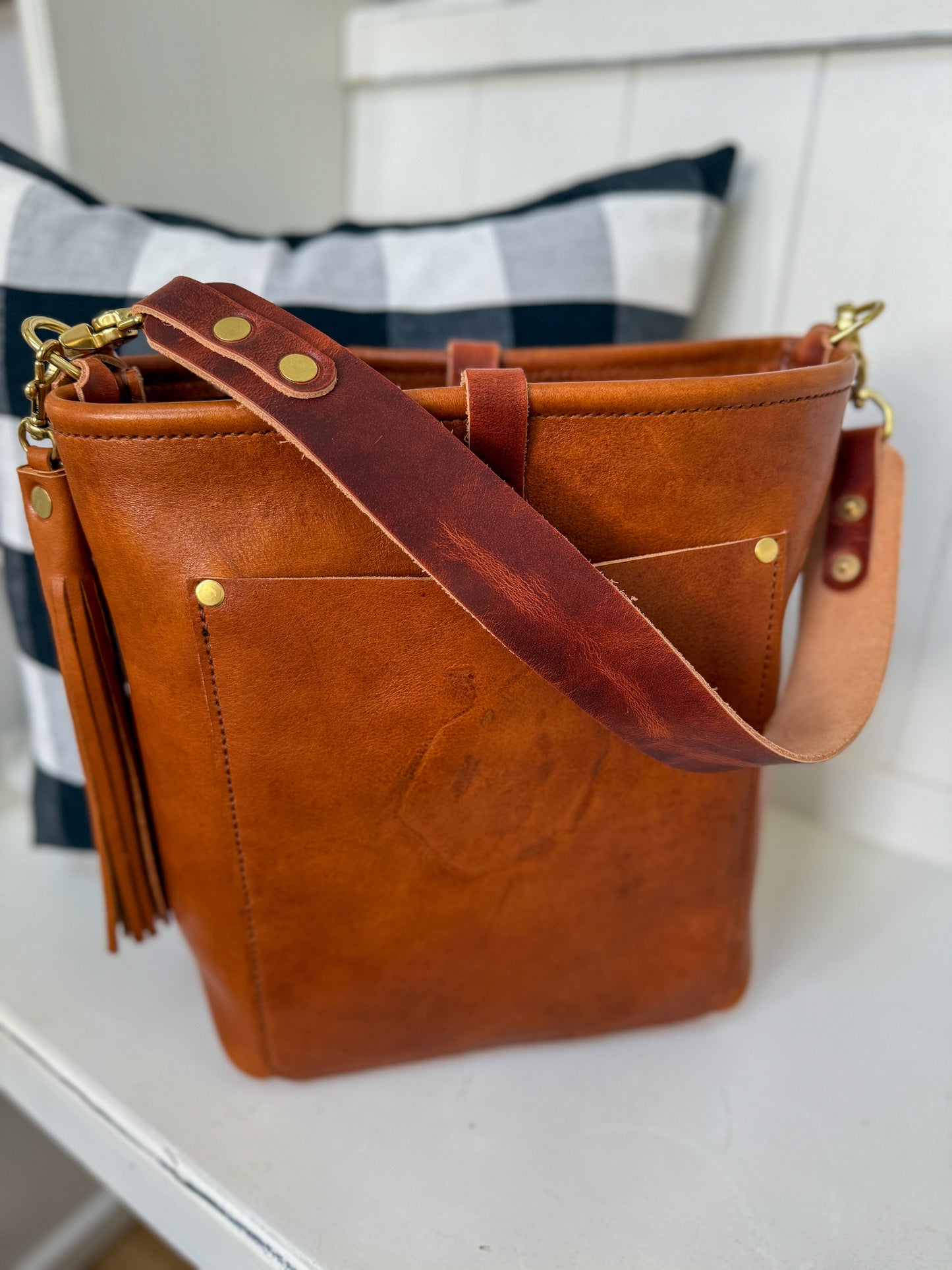 Bennett Bucket in Montana Vegetable Tan