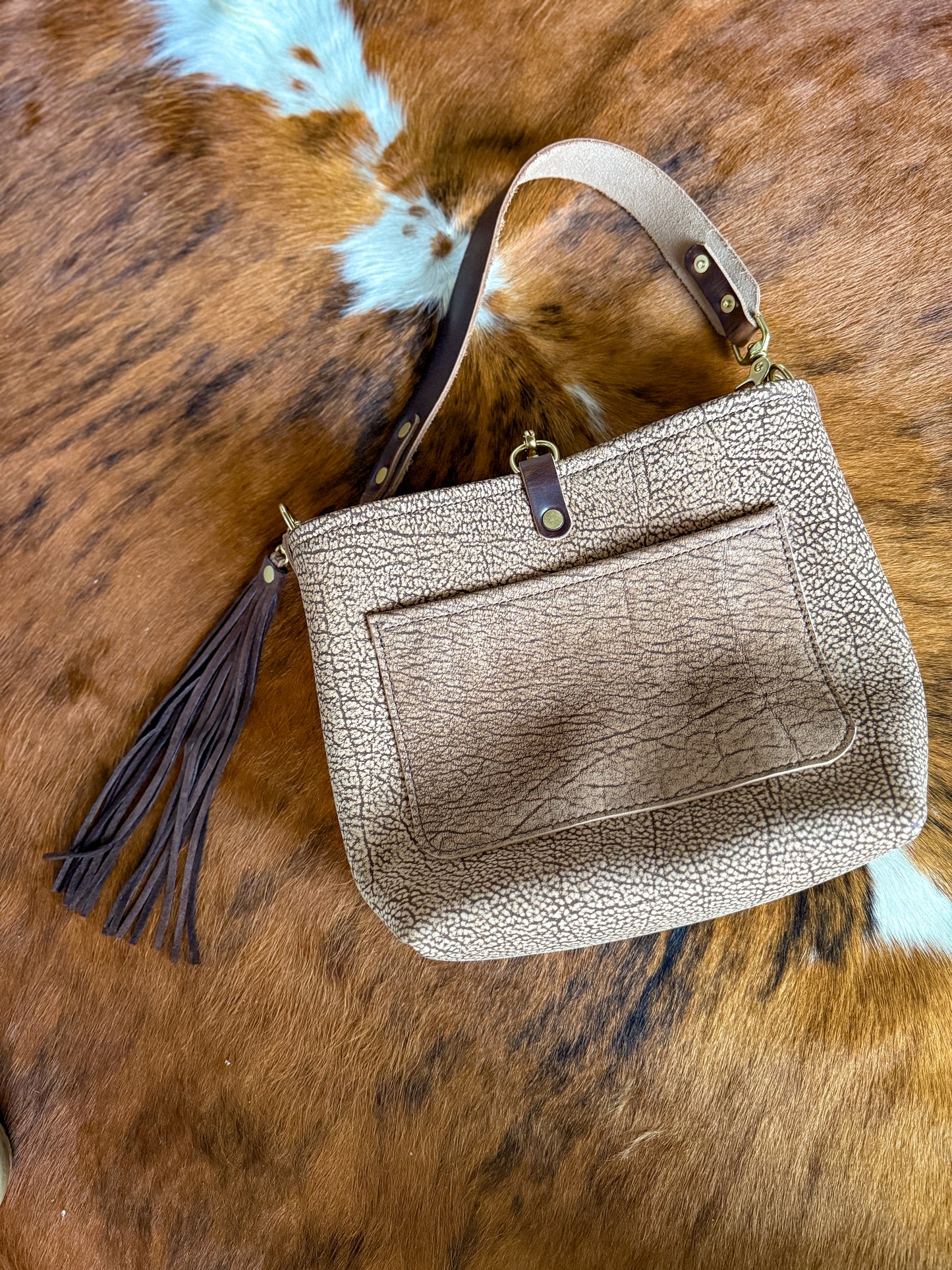 Bennett “shorty” Bucket in Full Grain Riverstone Bison