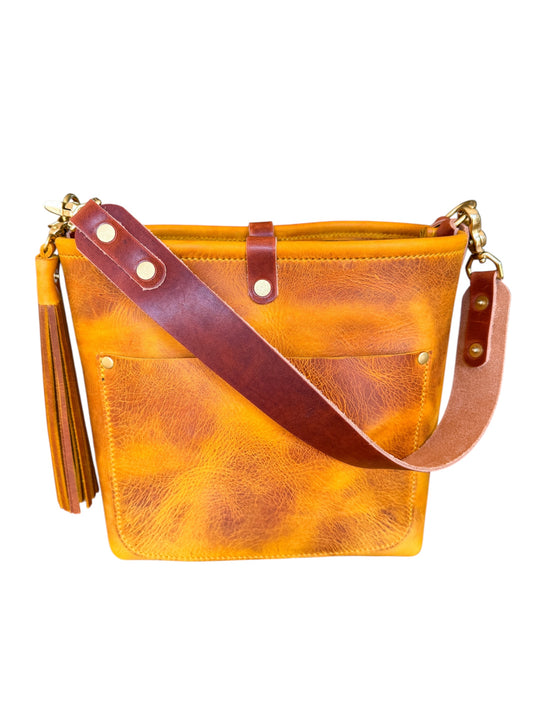Bennett “shorty” Bucket in Yellowstone Italian Vegetable Tan