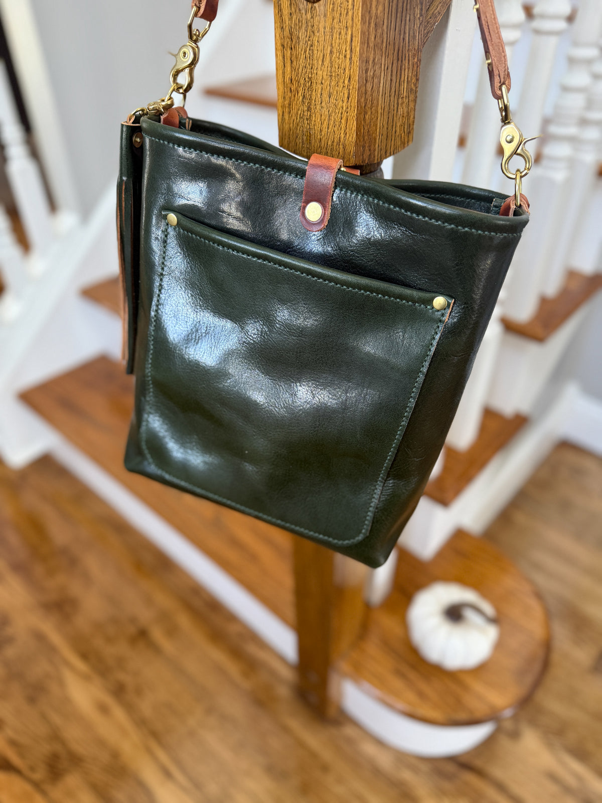 Bennett Bucket in Pine Cuoio Italian Leather
