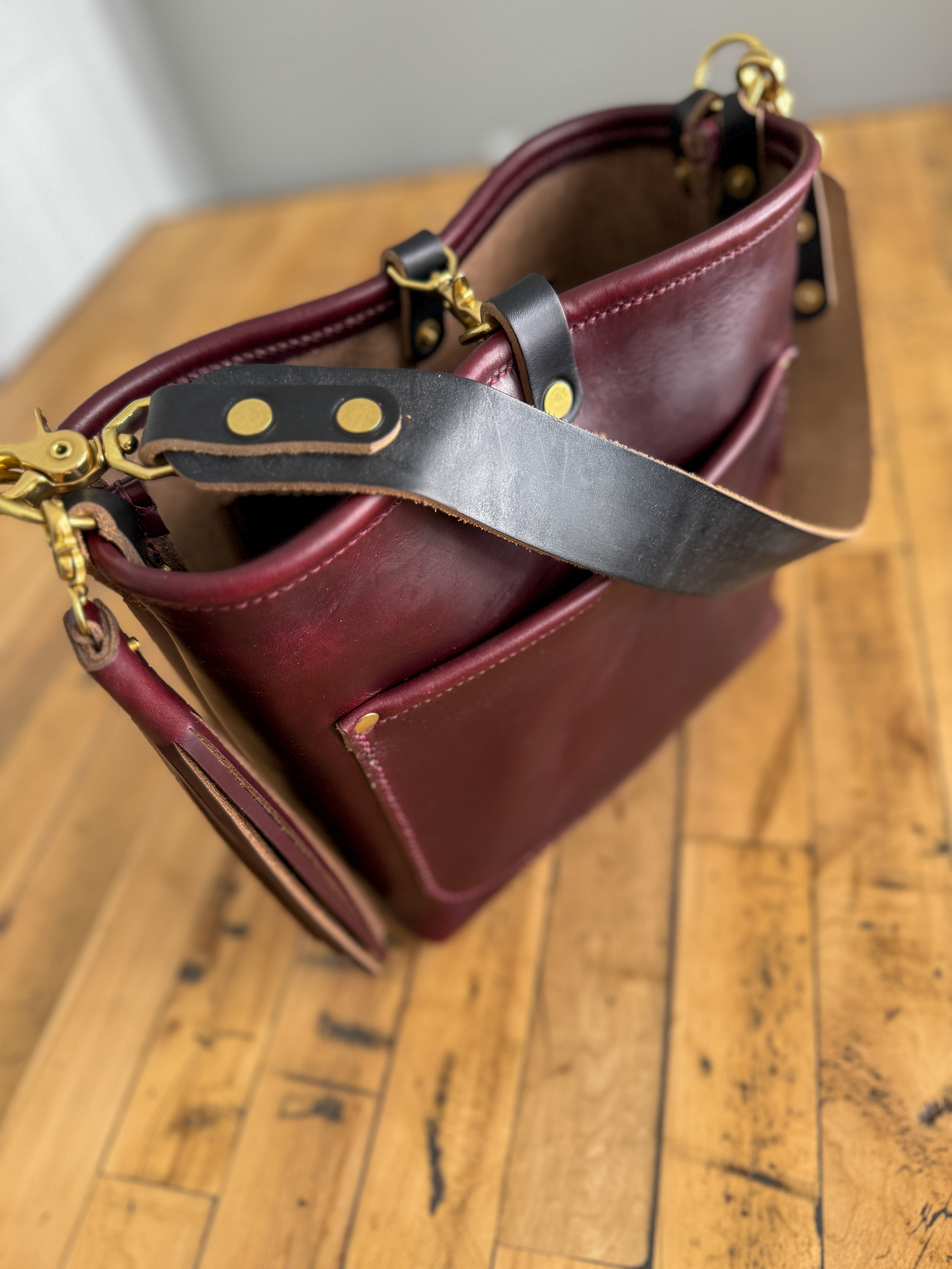 Bennett “shorty” Bucket in Horween Black Cherry Chromexcel – Lamb