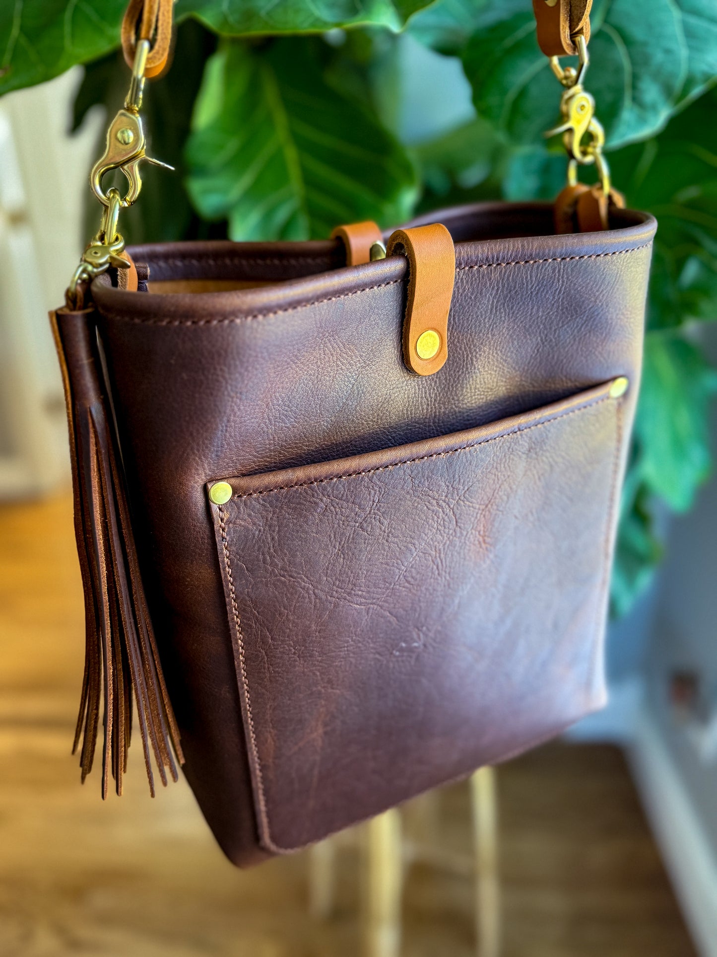Bennett Bucket in Tan Kodiak