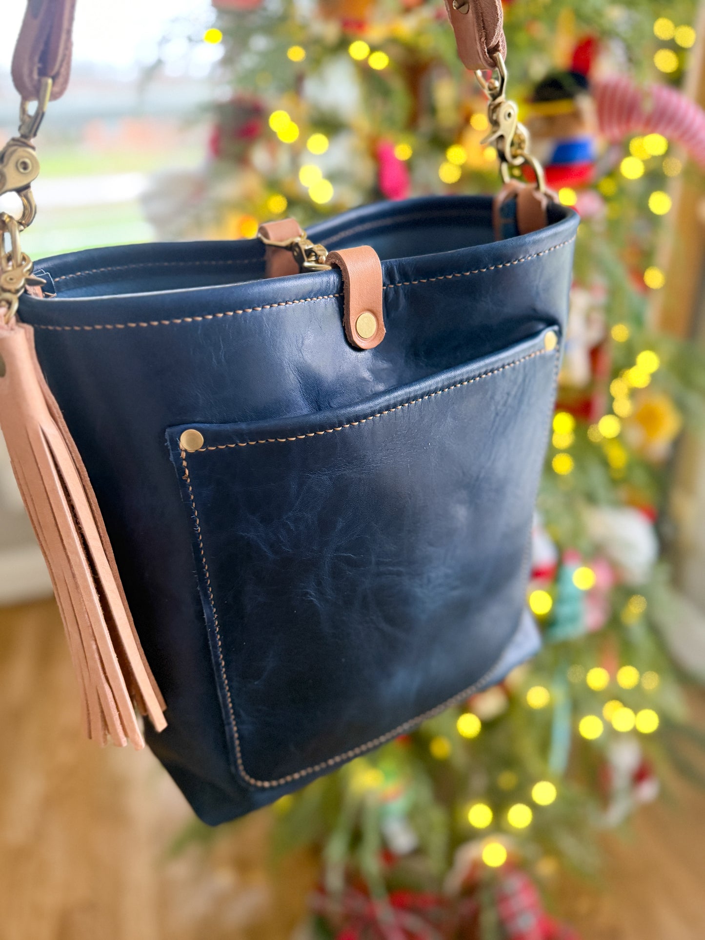 Bennett Bucket in Horween Cobalt Derby Veg Tan Leather