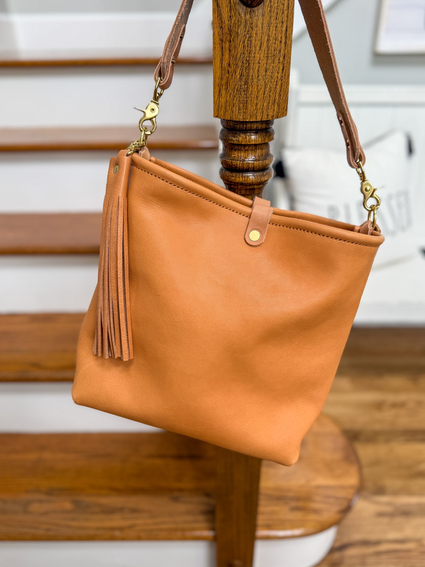 Hobo Bucket in Natural Vachetta