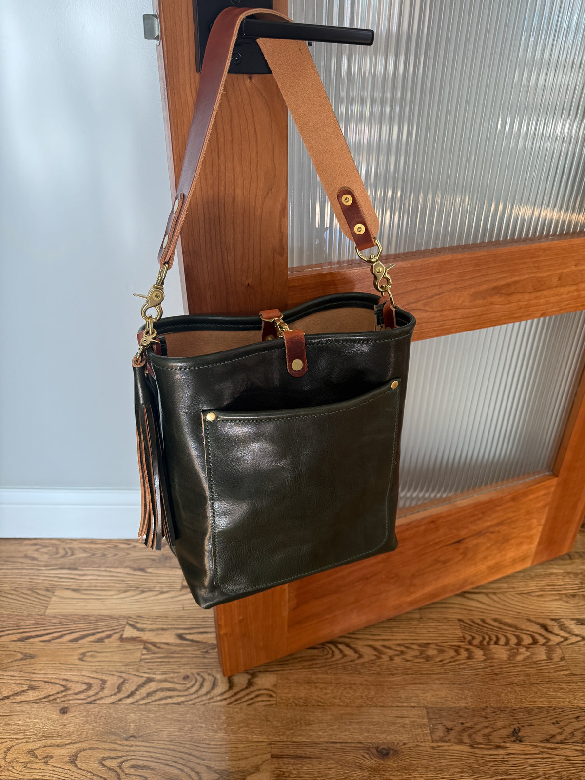 Bennett Bucket in Pine Cuoio Italian Leather