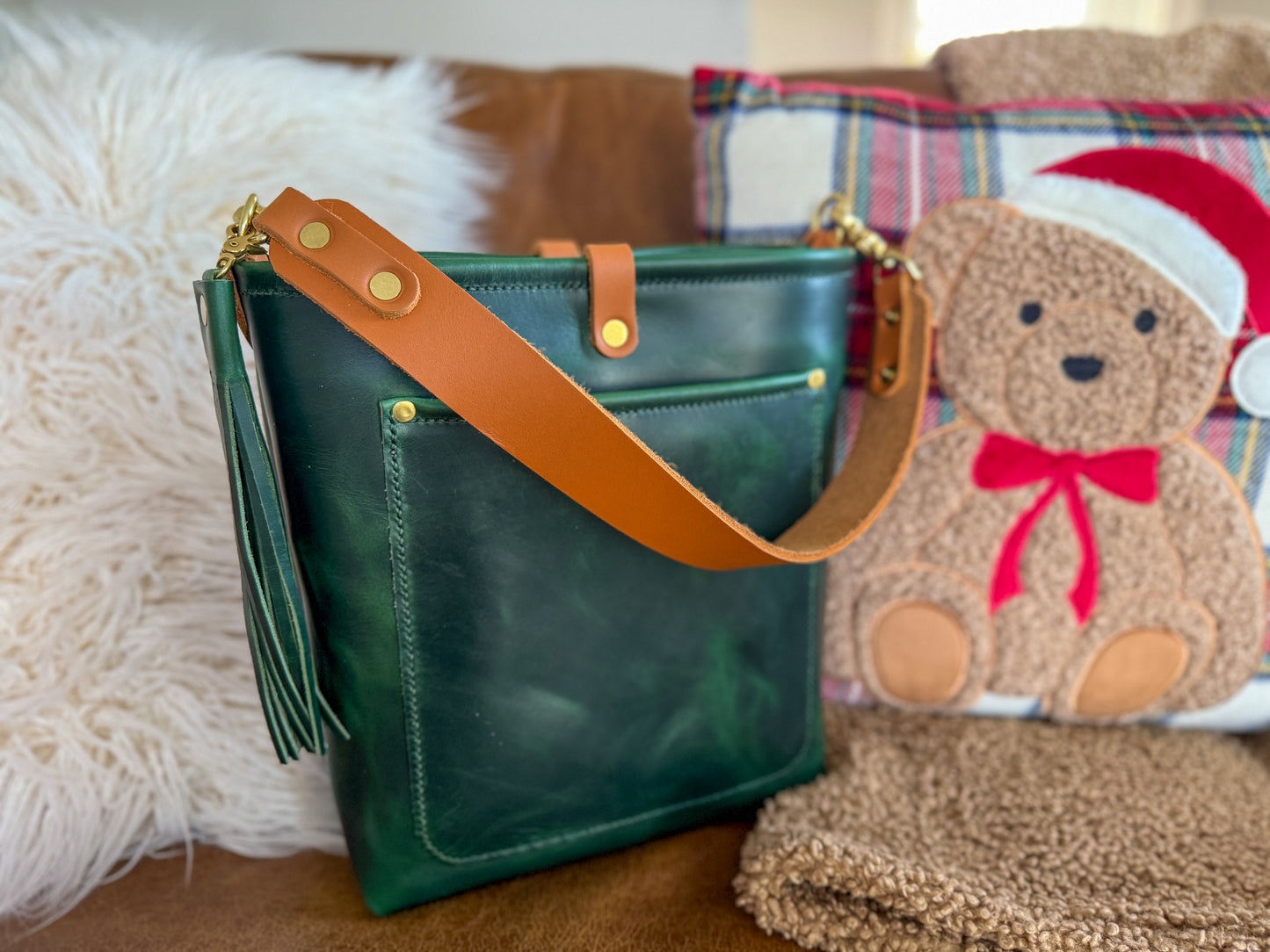 Bennett Bucket in Emerald Horween Puttman Leather