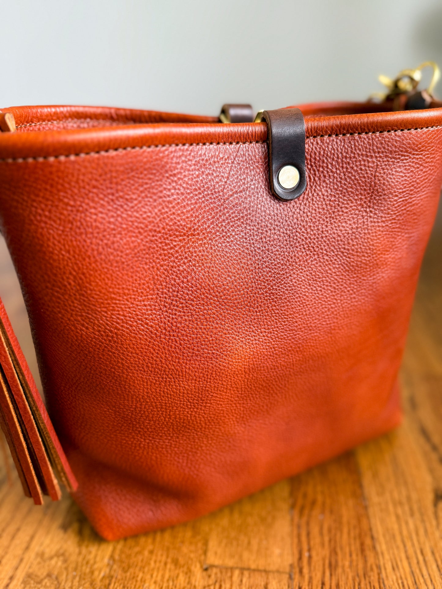 Hobo Bucket in Dark Ginger Vachetta