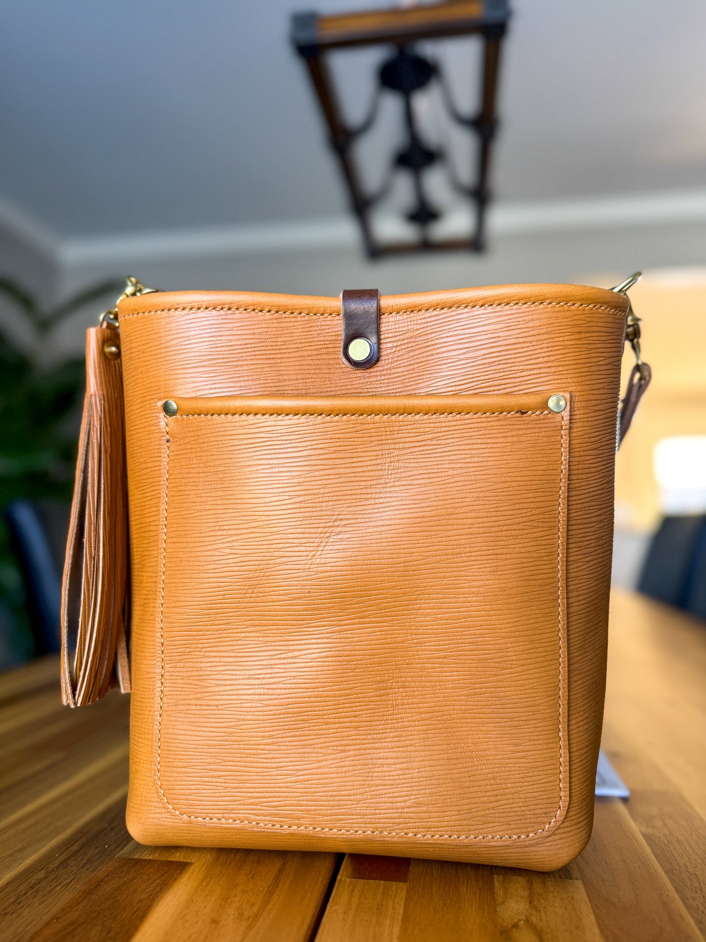 Bennett Bucket in Horween Rio Latigo Oak Grain