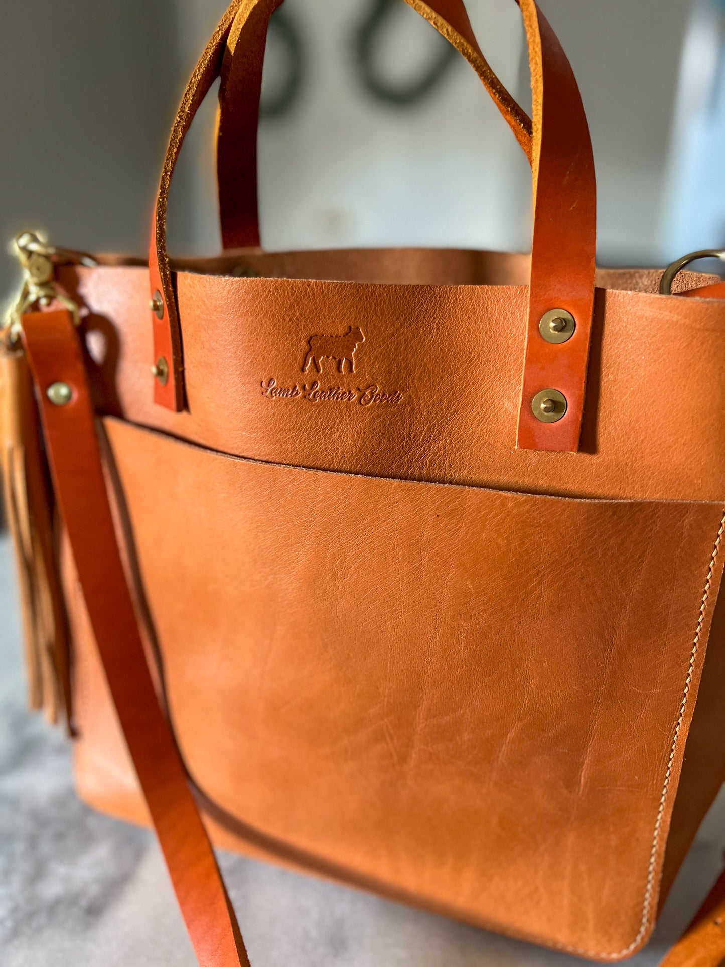 Medium Brookie Tote in Premium Saddle