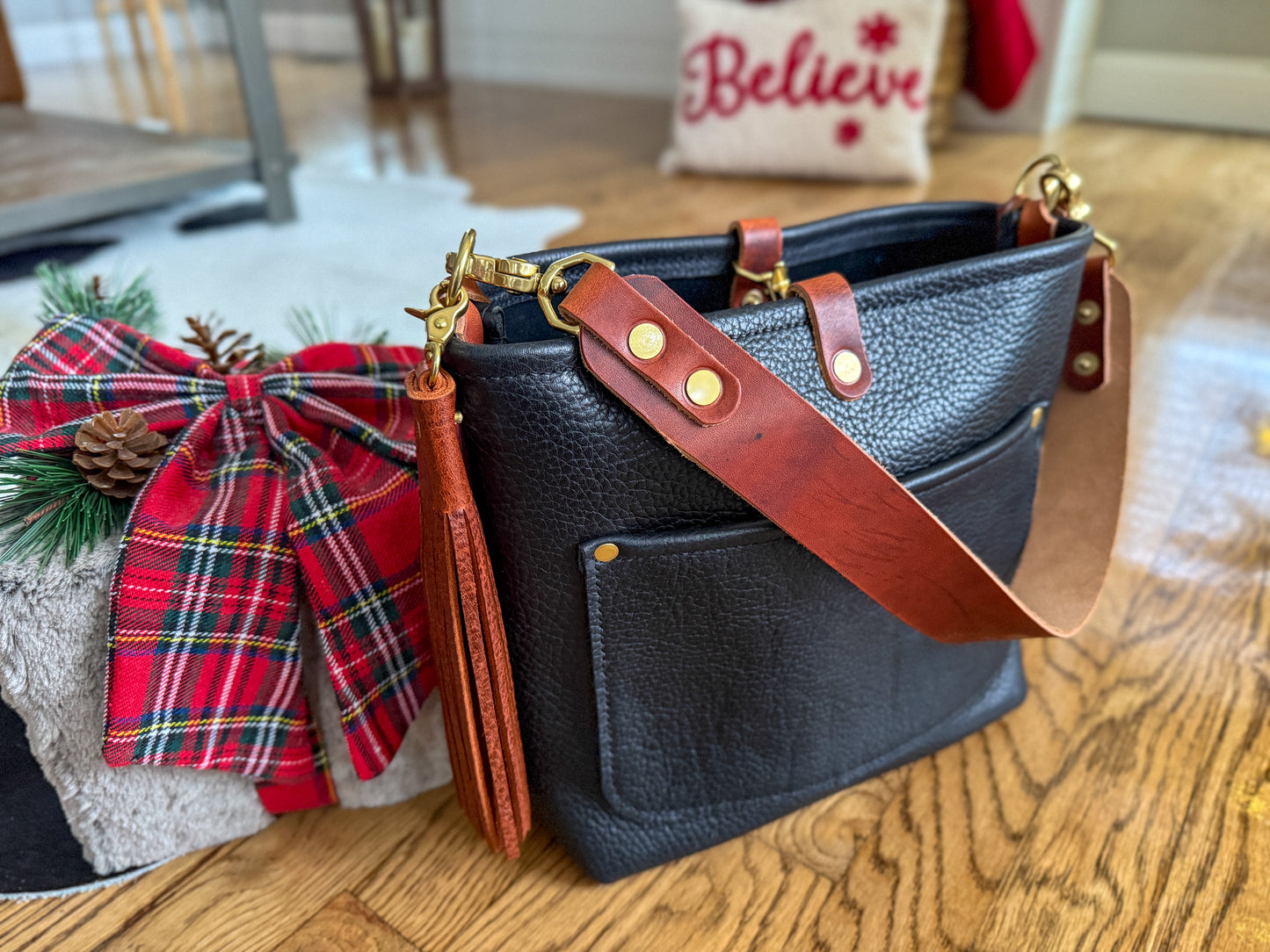 Bennett “shorty” Bucket in Horween Black Pebbled Leather