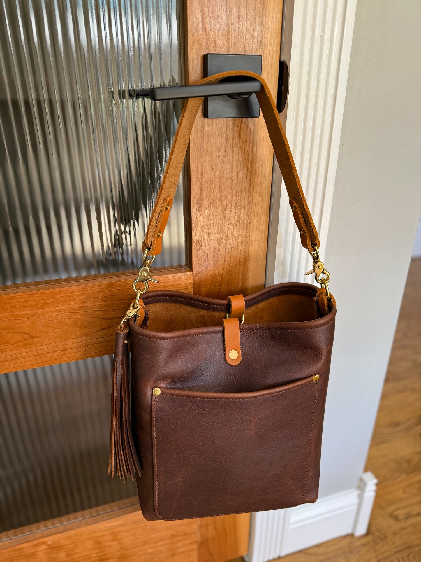 Bennett Bucket in Tan Kodiak