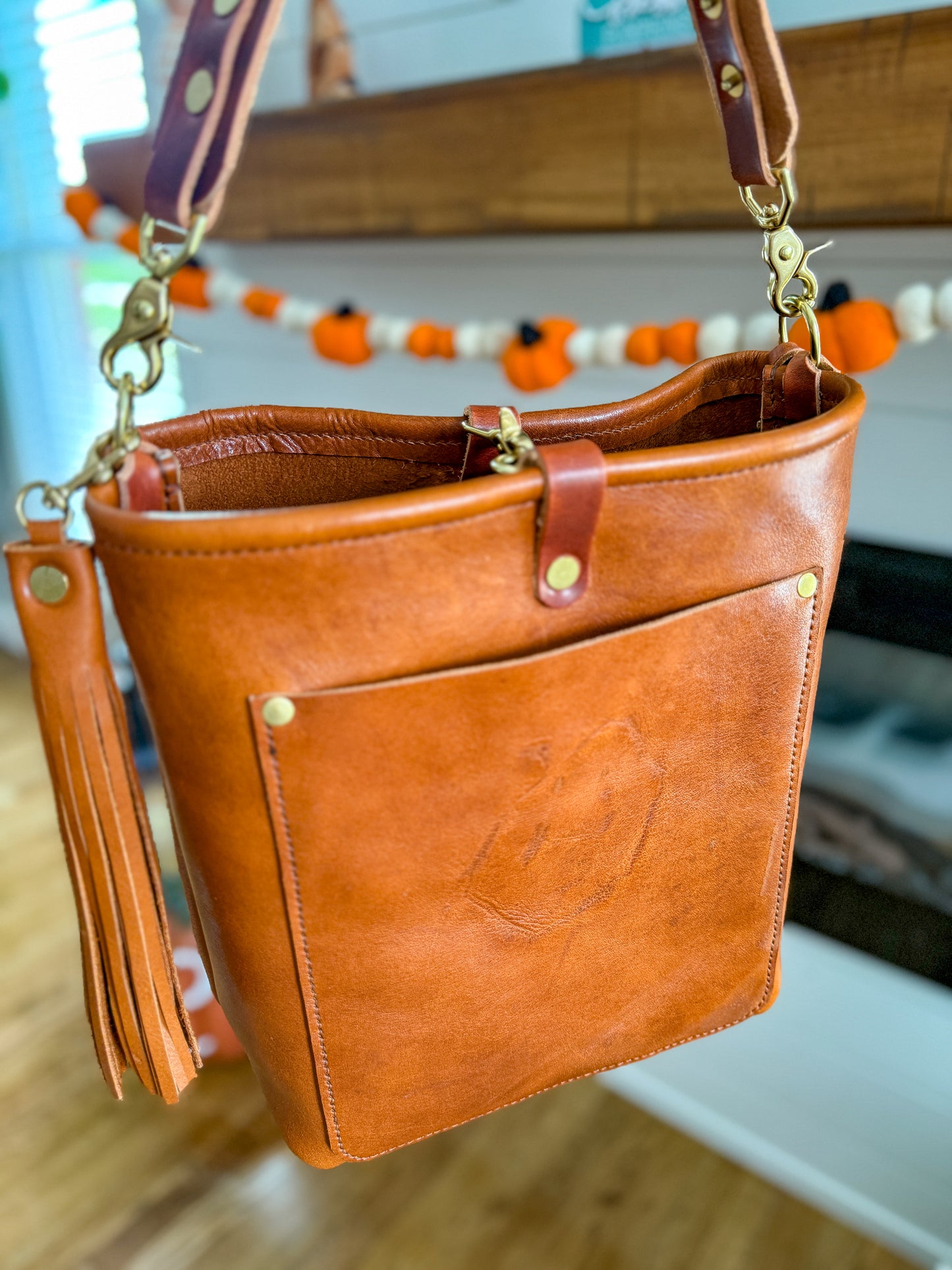 Bennett Bucket in Montana Vegetable Tan