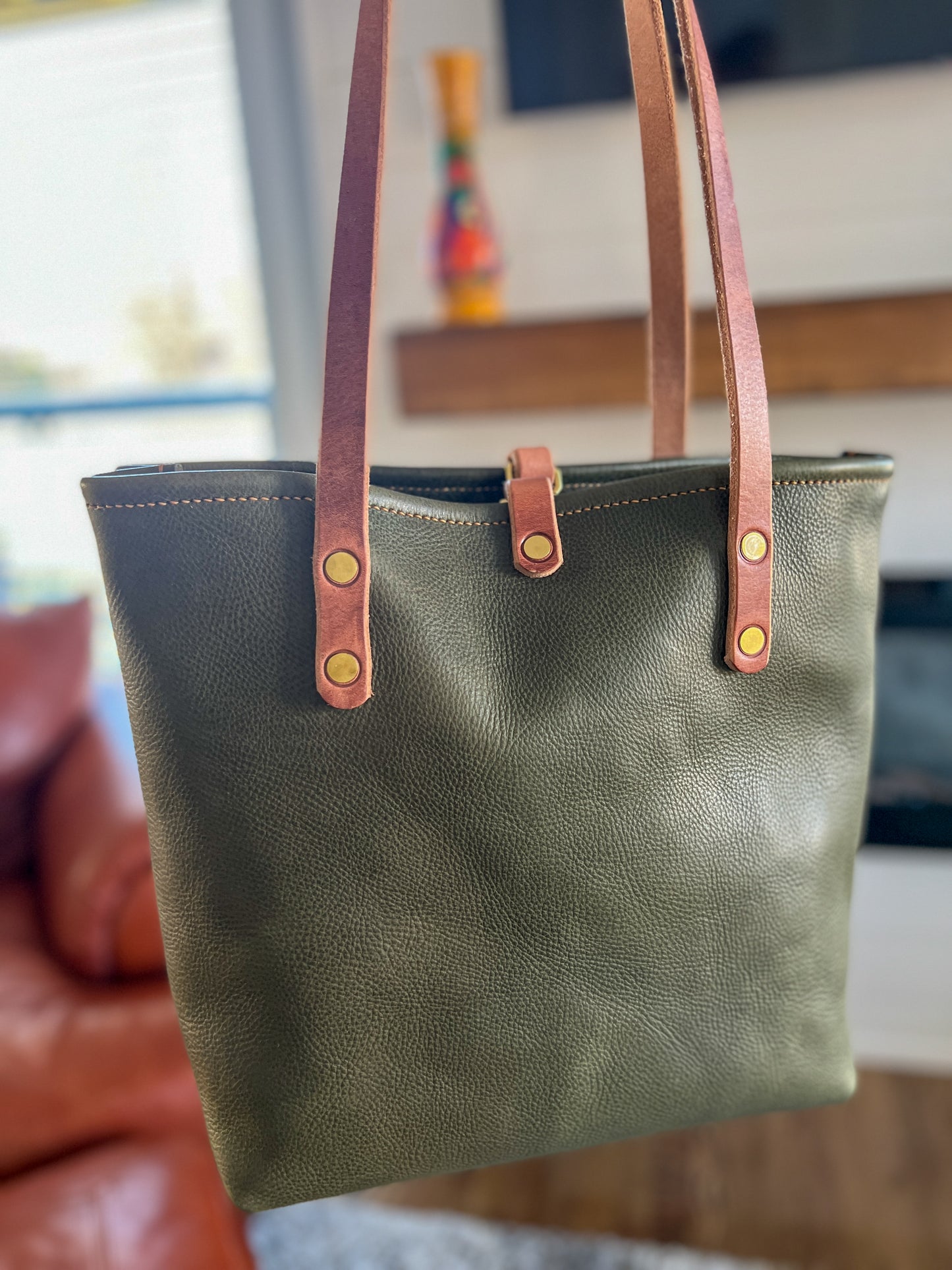 Classic Tote in Olive Italian Vachetta