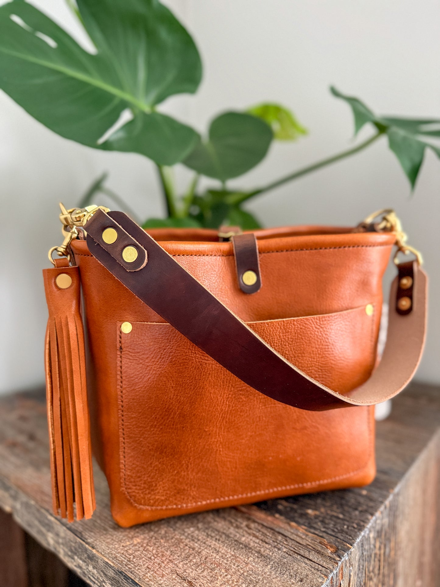 Bennett “shorty” Bucket in Montana Veg-Tan