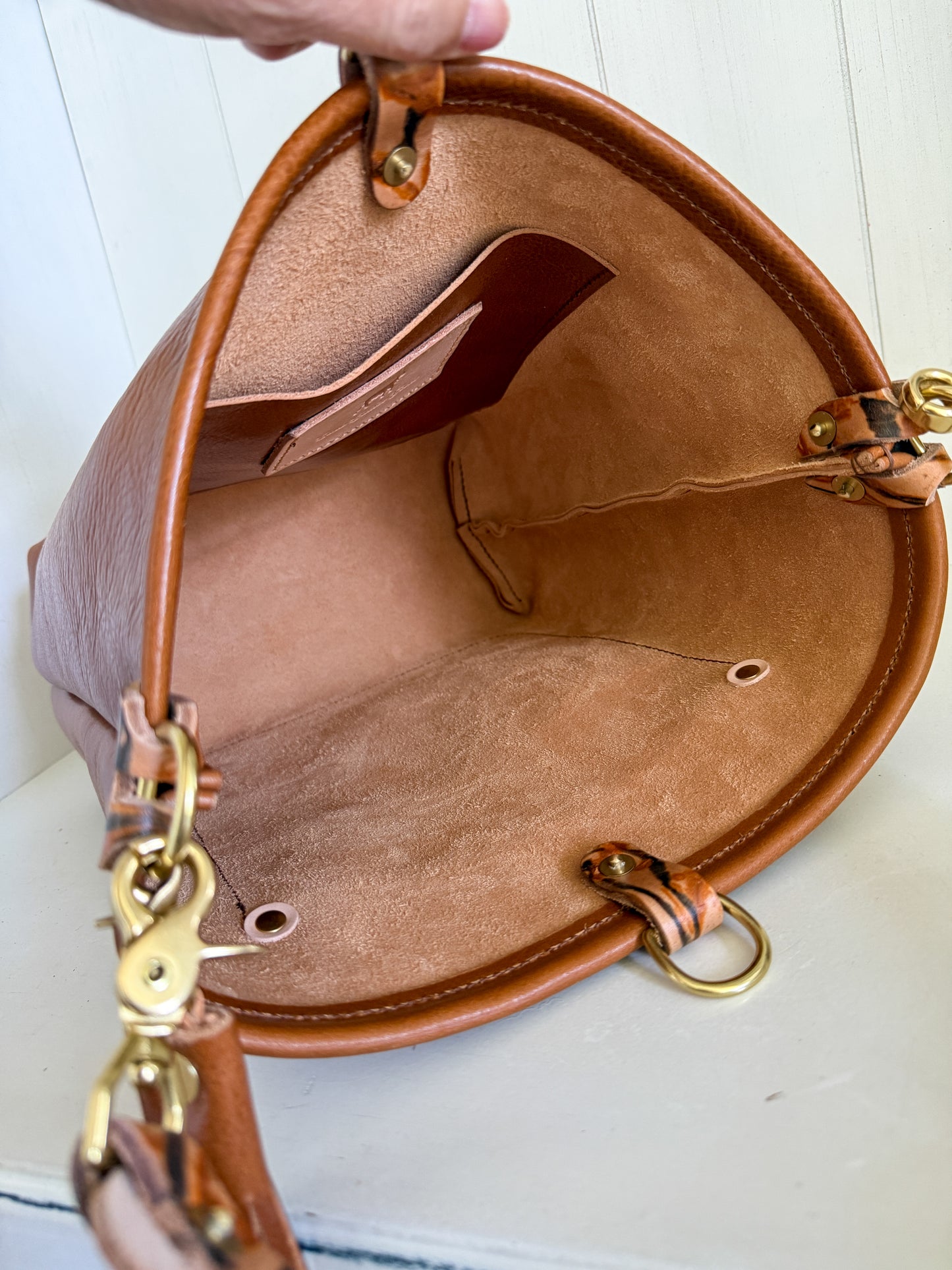 Bennett Bucket in Miel Cuoio Italian Leather w/Candy Strap