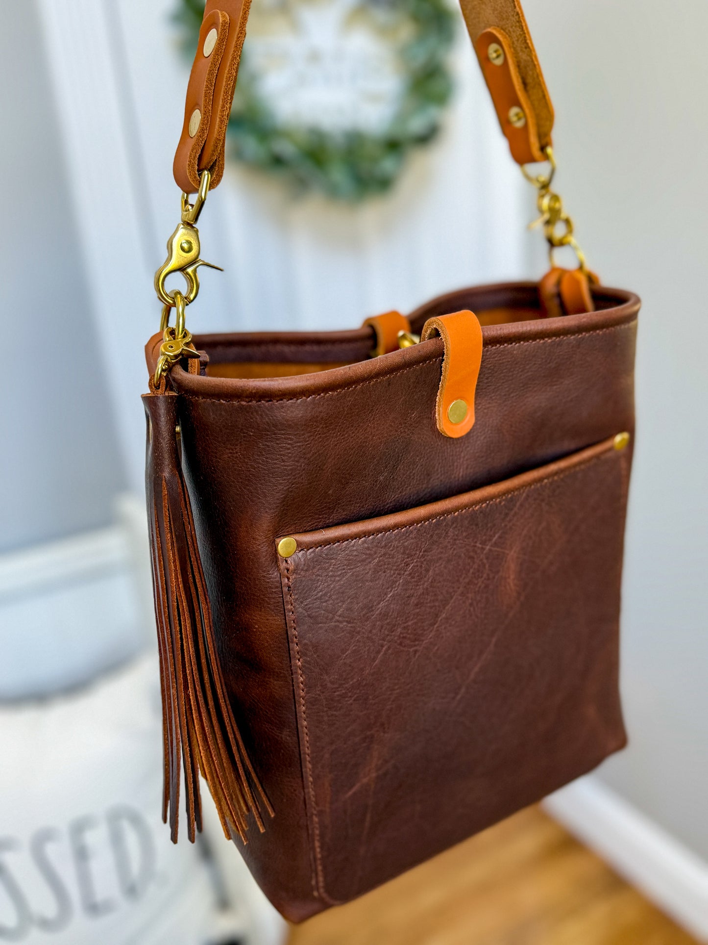 Bennett Bucket in Tan Kodiak