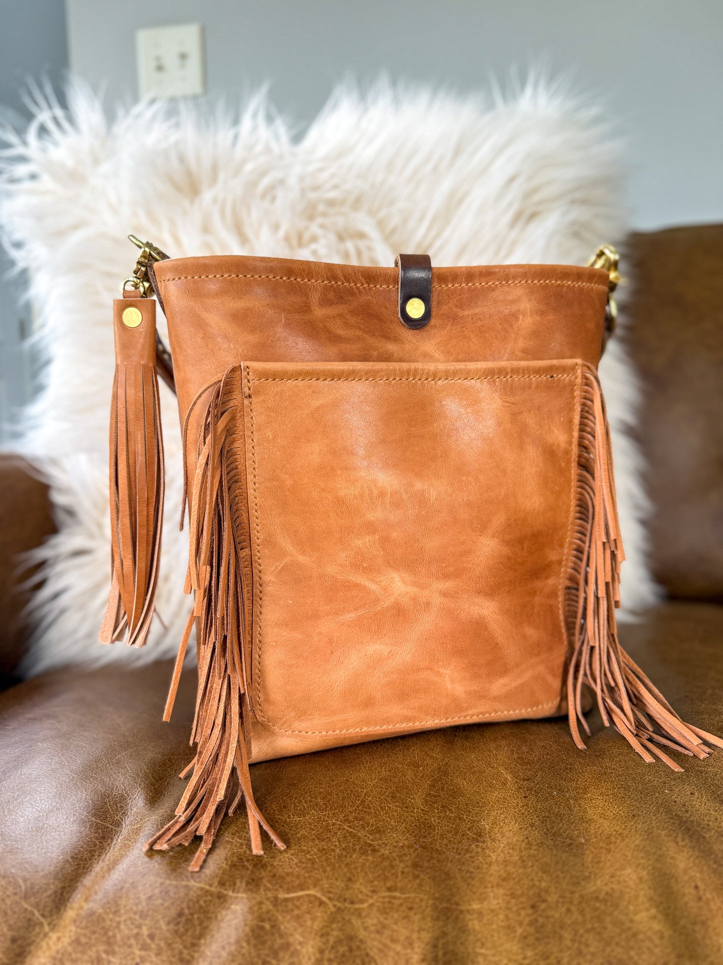 Western Bennett Bucket in Horween Natural Derby w/fringe