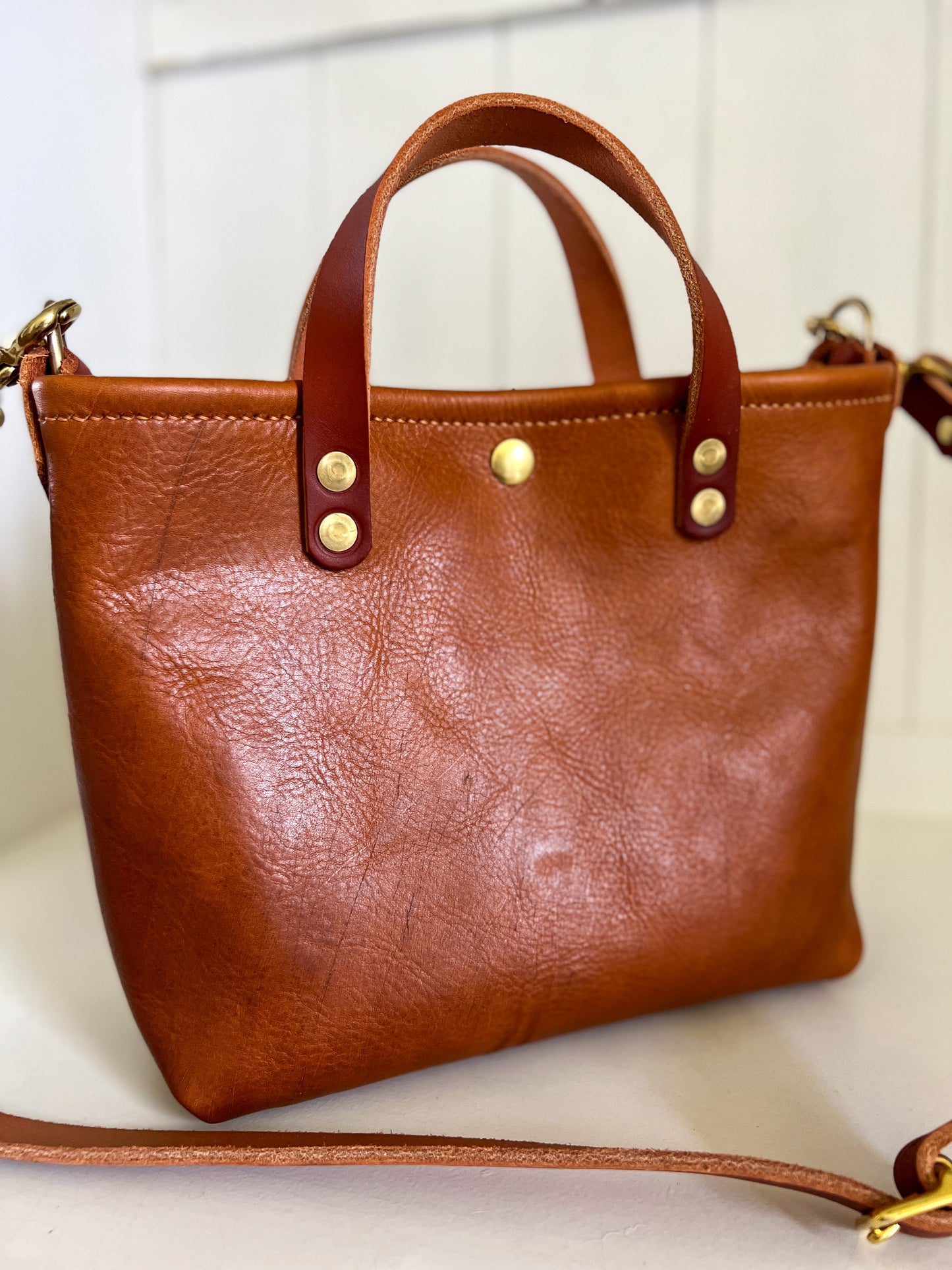 Brookie Crossbody Tote in Montana Veg-tan