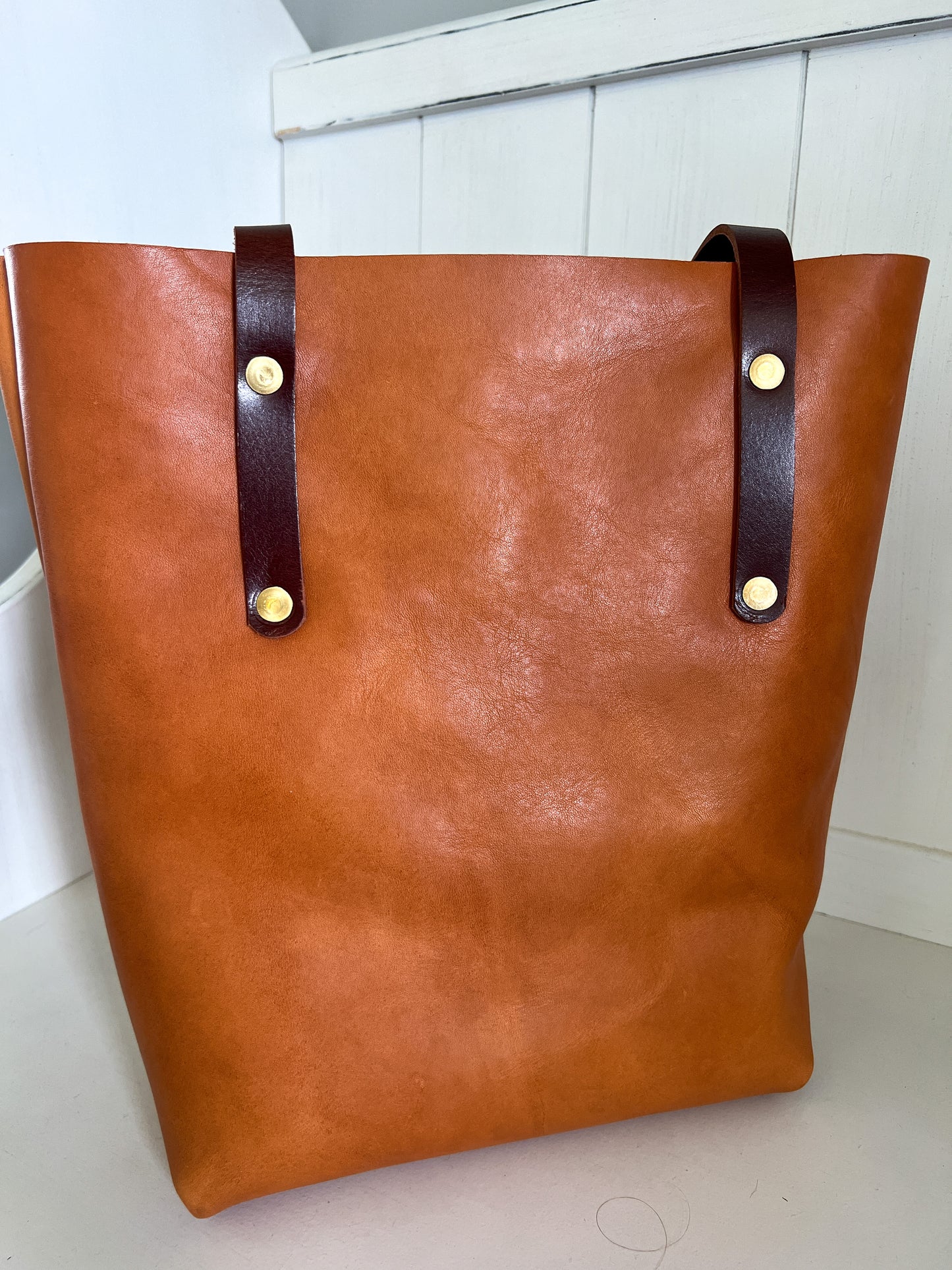 Tall Tote in Premium Saddle