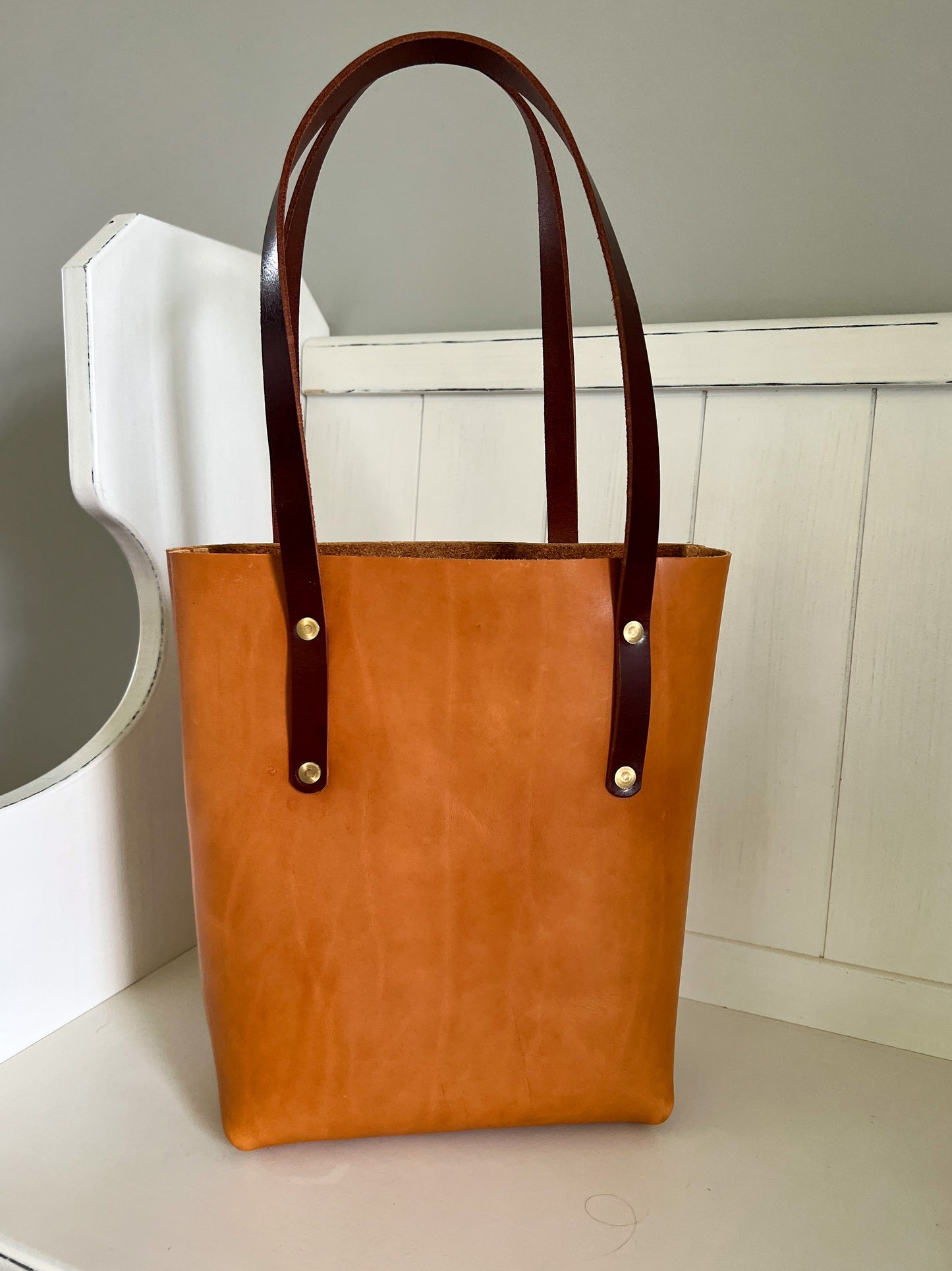 Tall Tote in Premium Saddle