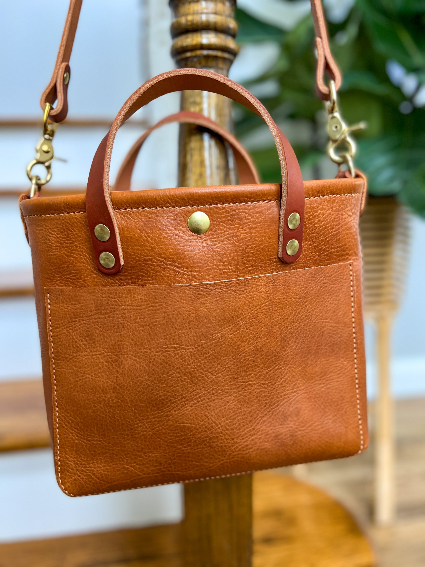 Brookie Crossbody Tote in Montana Veg-tan