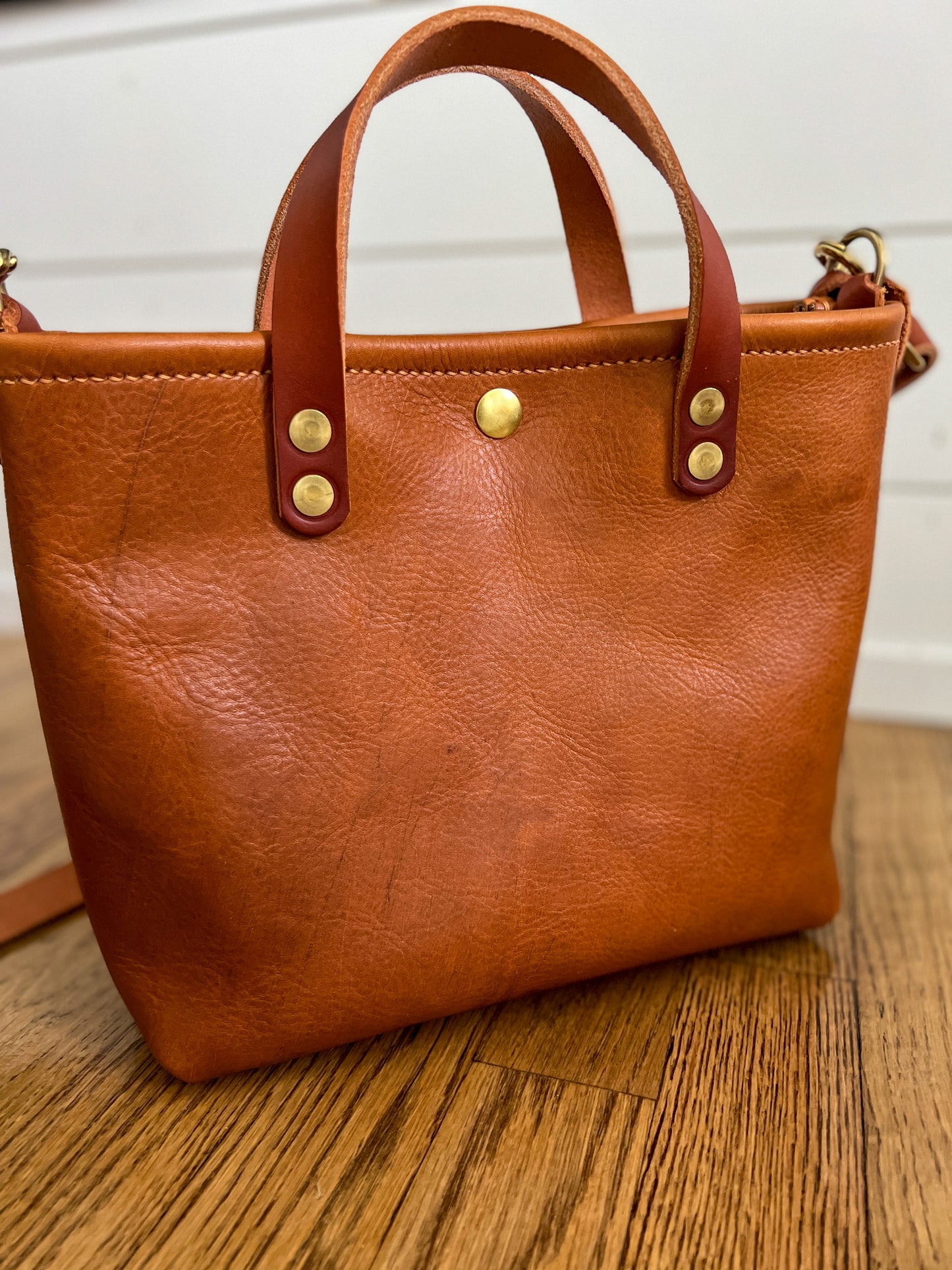 Brookie Crossbody Tote in Montana Veg-tan