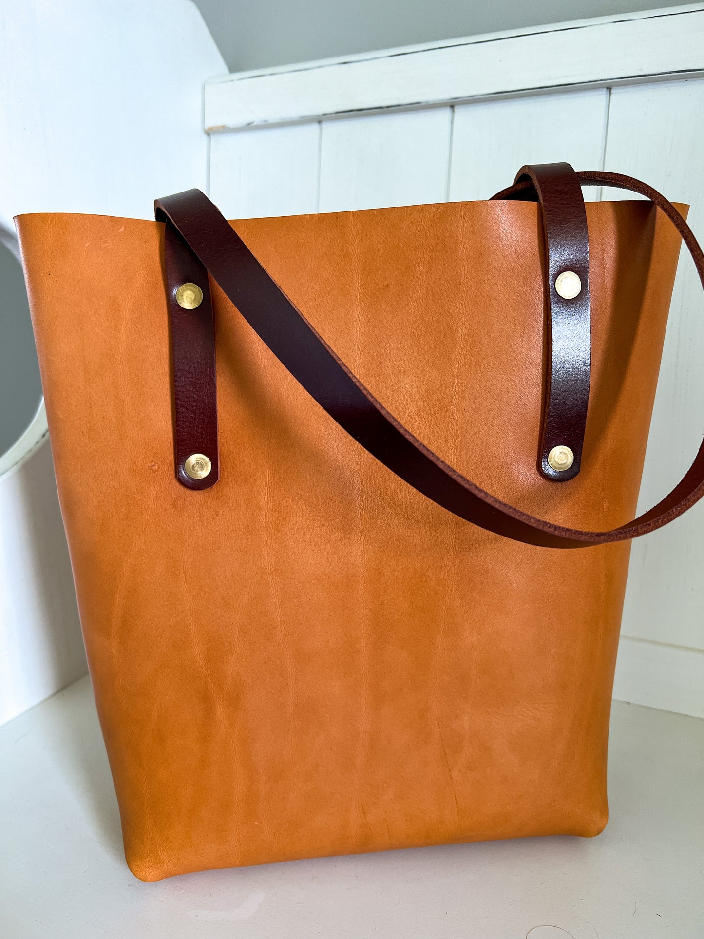 Tall Tote in Premium Saddle