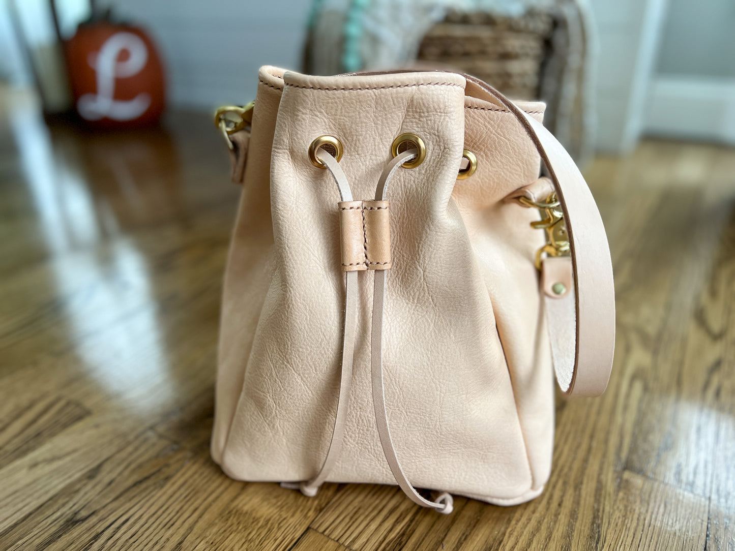 Emery Drawstring Bucket in Milled Vegetable Tan