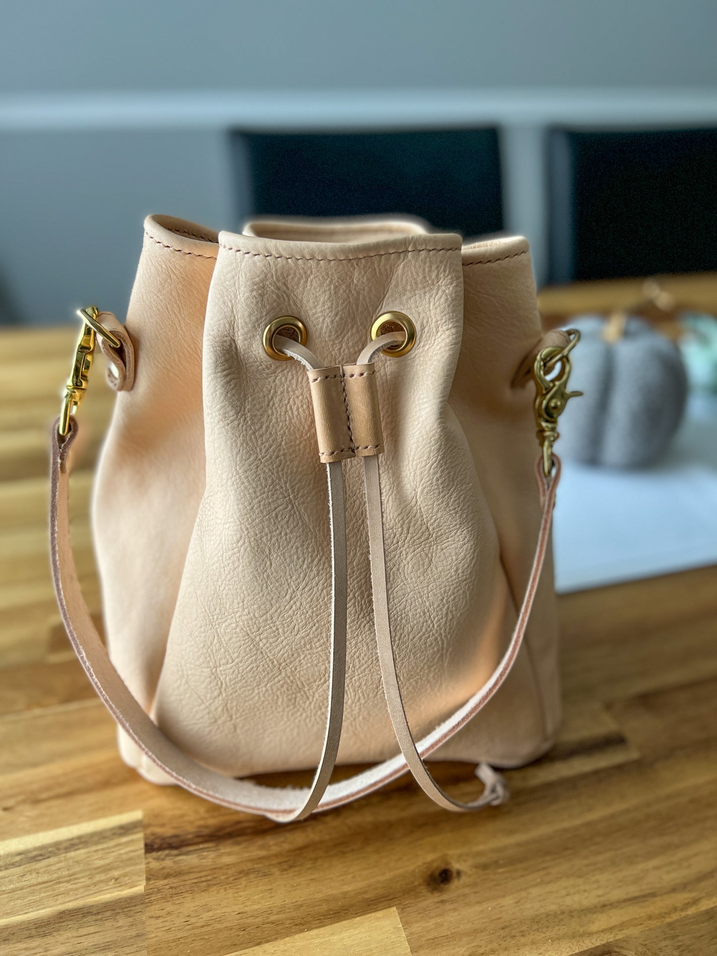 Emery Drawstring Bucket in Milled Vegetable Tan