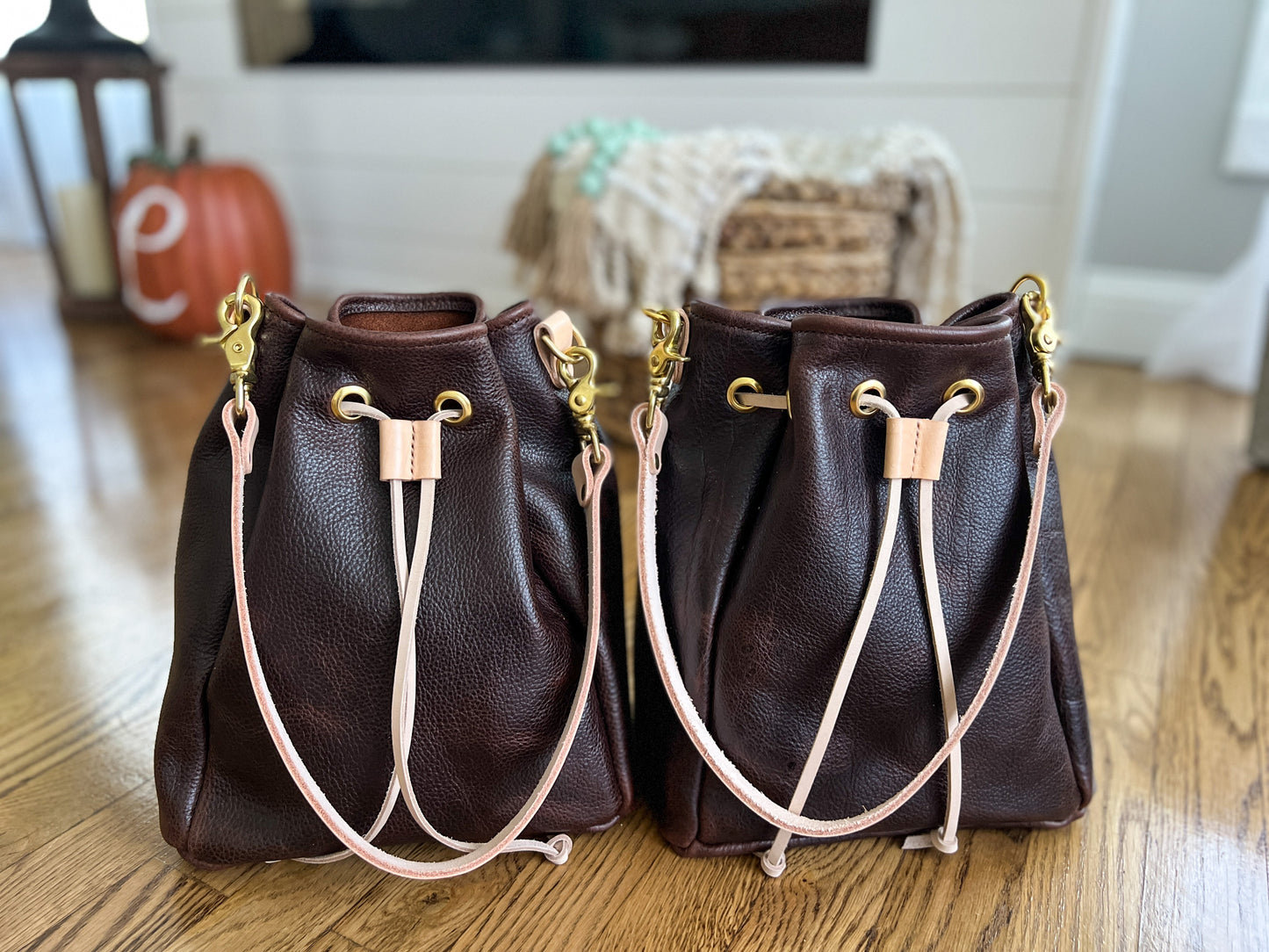 Emery Drawstring Bucket in Mocha