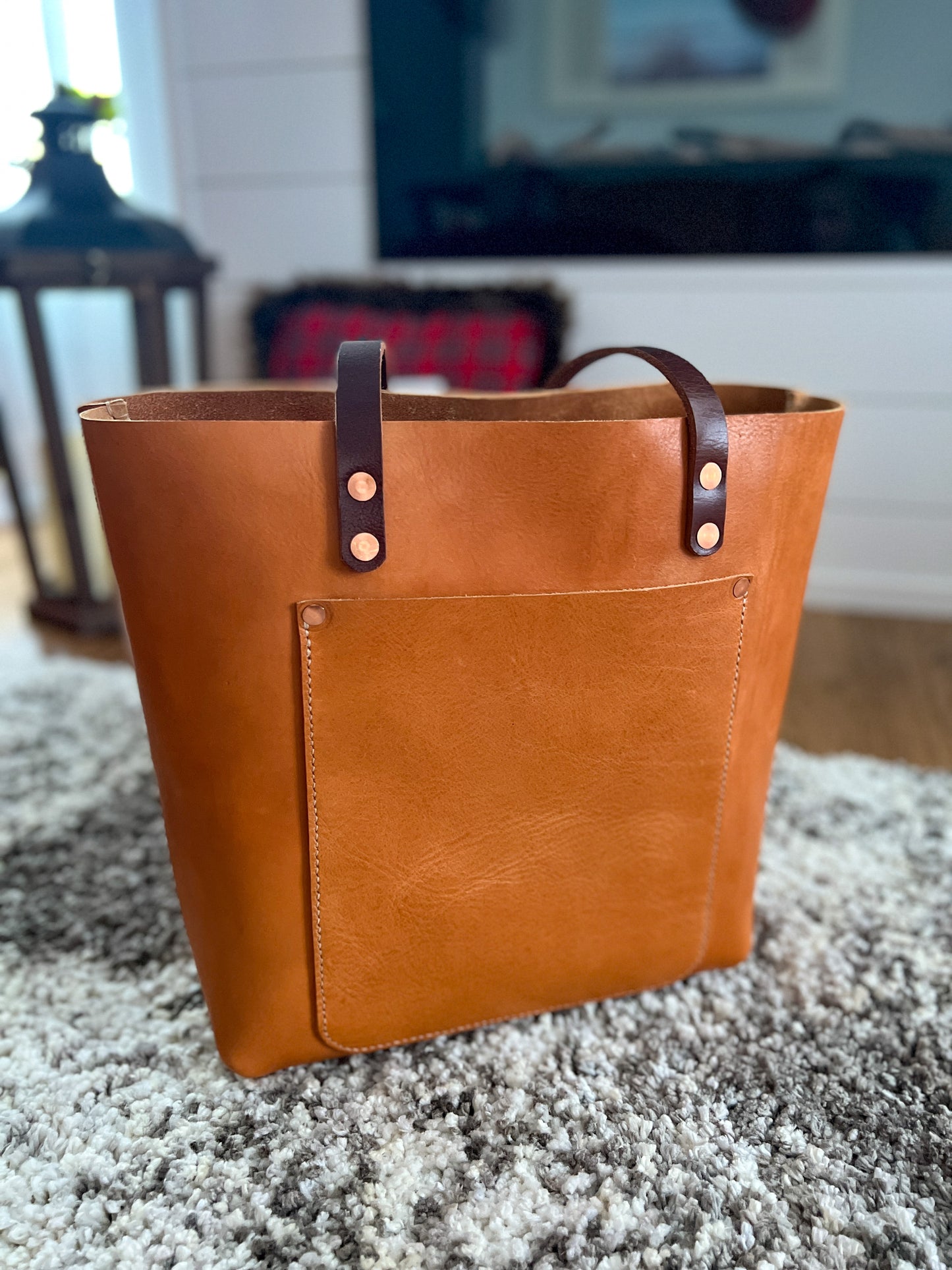 Full Grain Veg Tan Classic Tote in Premium Saddle